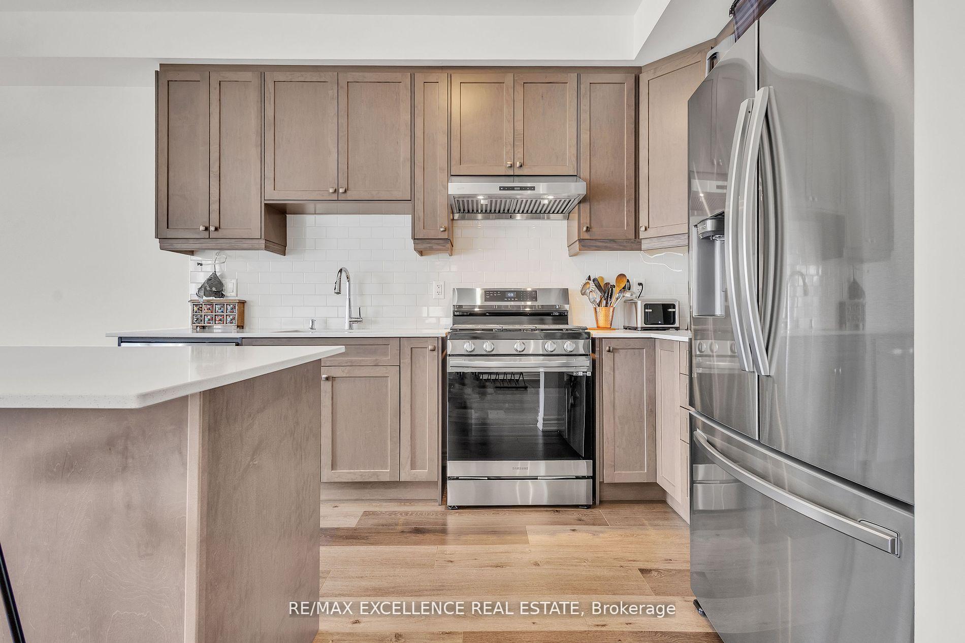 Photo 2 of Unit 84, 120 Court Drive, Brant, Paris — HOMEH