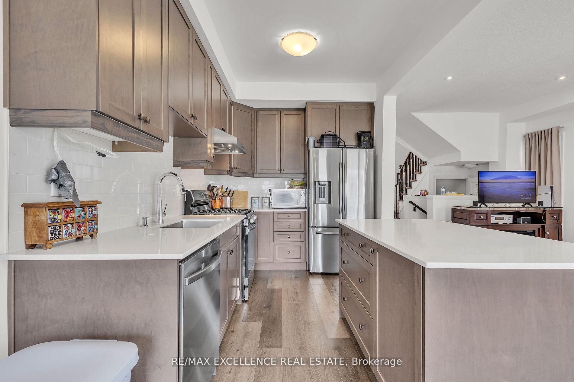 Photo 4 of Unit 84, 120 Court Drive, Brant, Paris — HOMEH