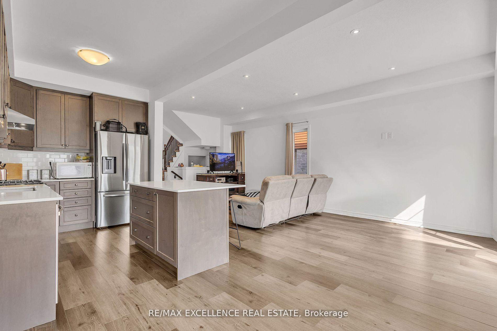 Photo 7 of Unit 84, 120 Court Drive, Brant, Paris — HOMEH