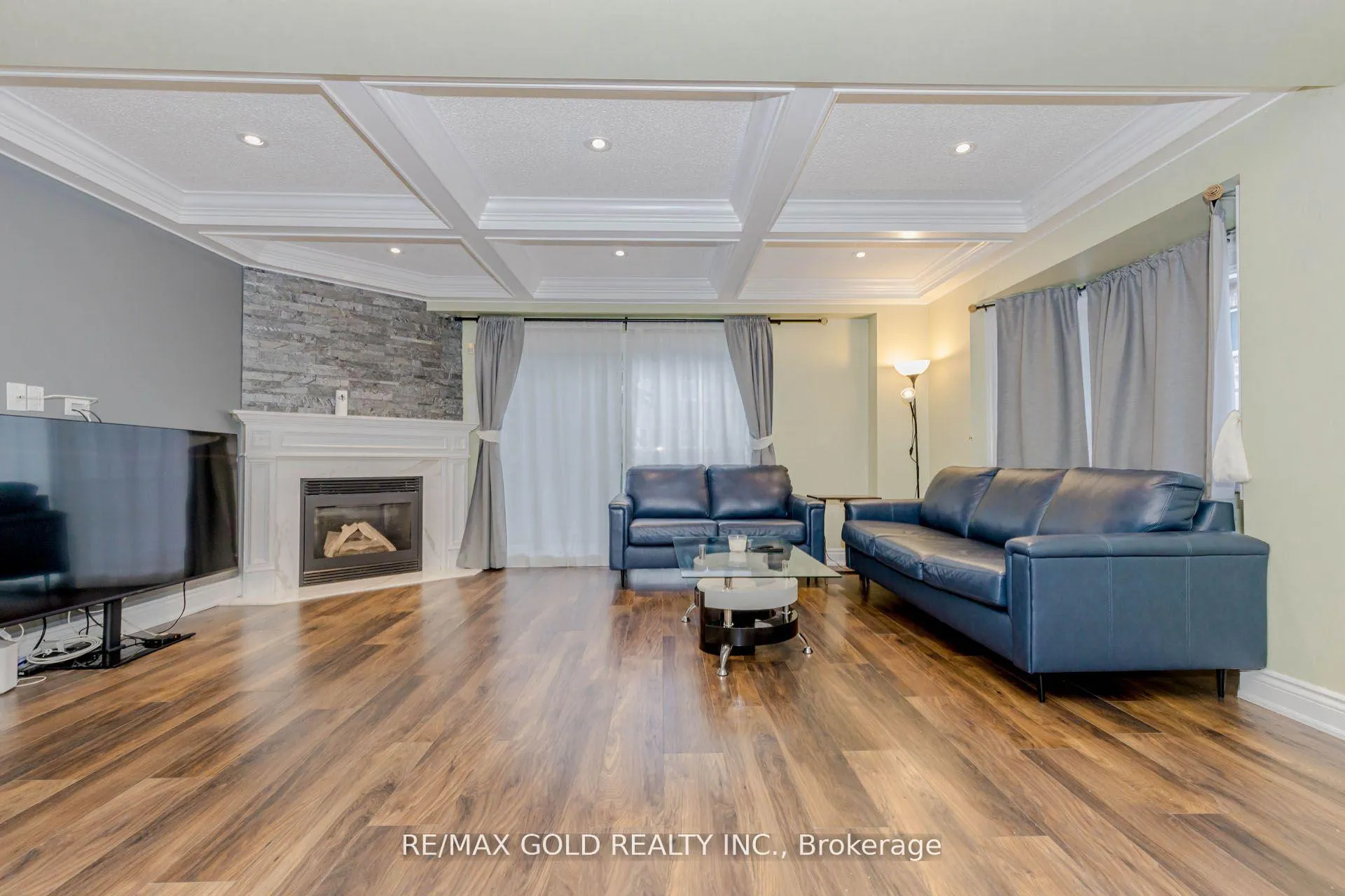 Photo 6 of 24 Wallace Street, Vaughan, West Woodbridge — HOMEH