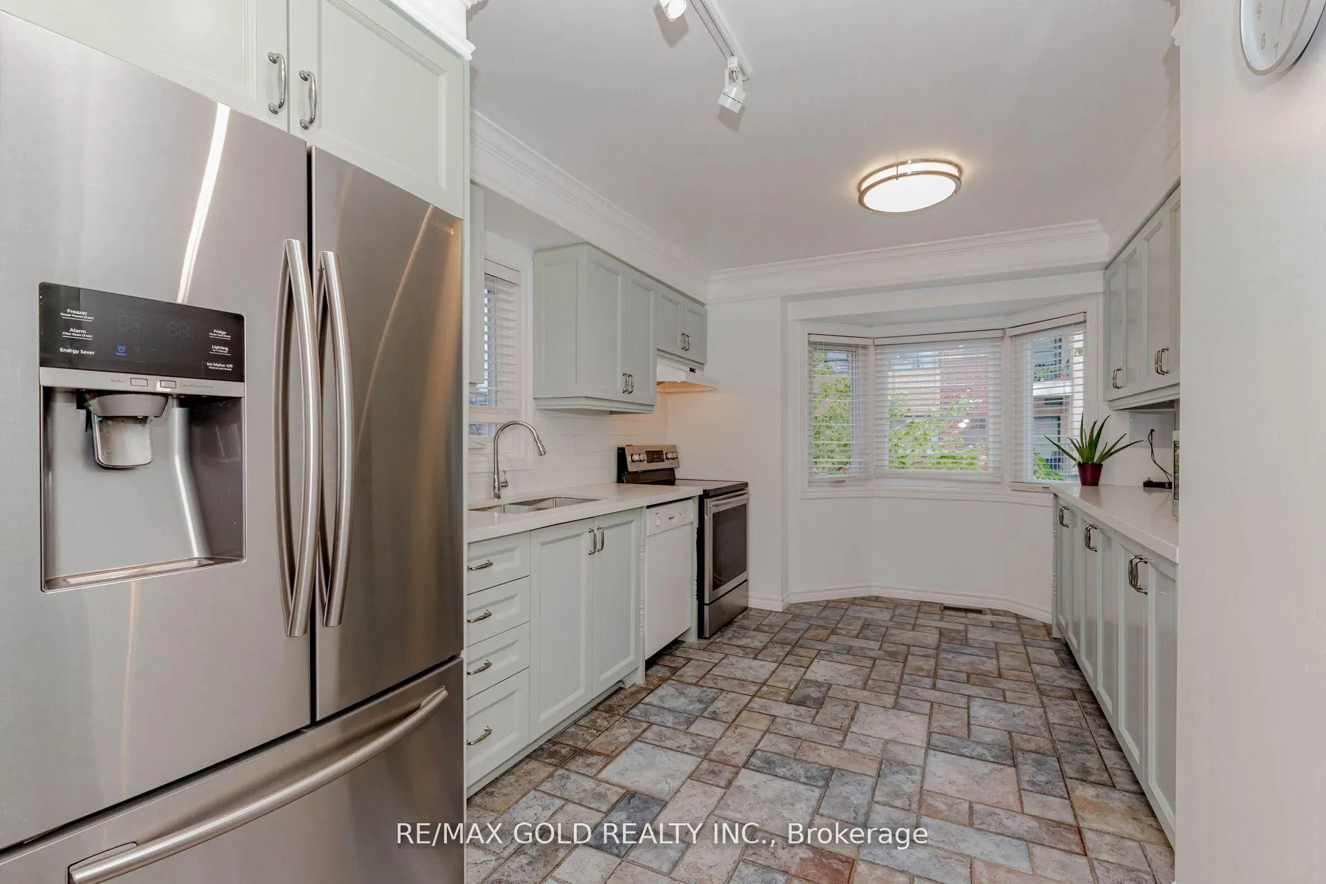 Photo 12 of 24 Wallace Street, Vaughan, West Woodbridge — HOMEH