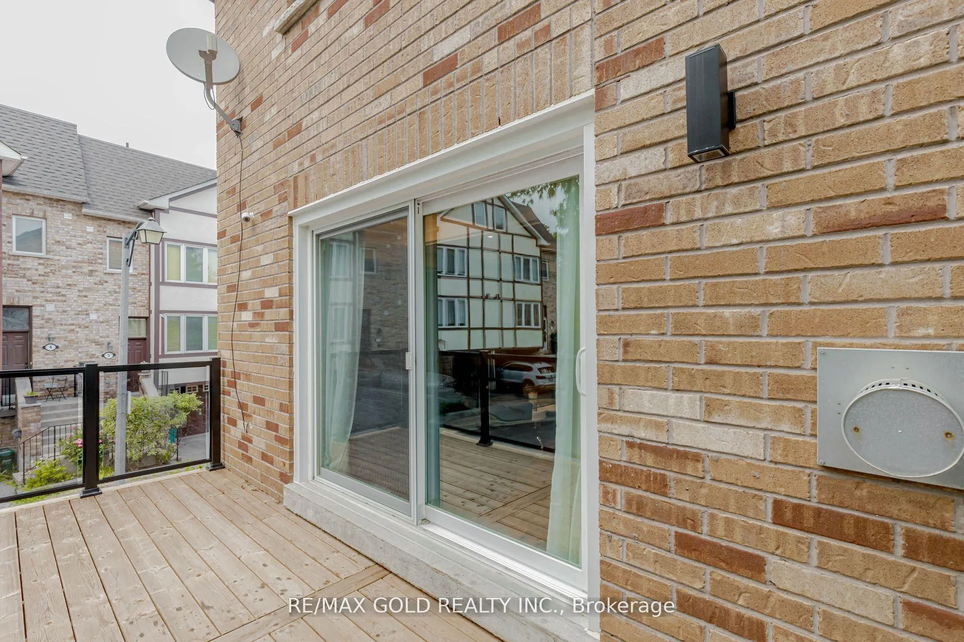 Photo 21 of 24 Wallace Street, Vaughan, West Woodbridge — HOMEH