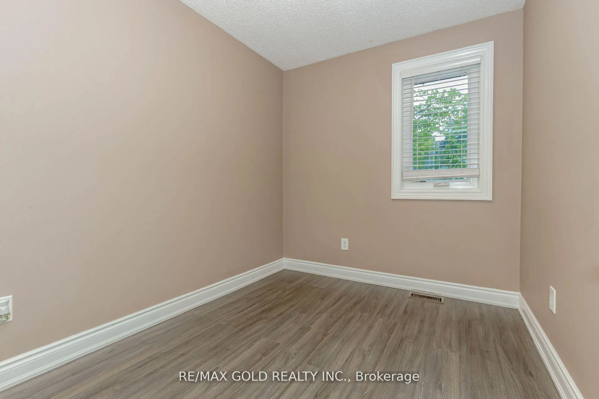 Photo 32 of 24 Wallace Street, Vaughan, West Woodbridge — HOMEH