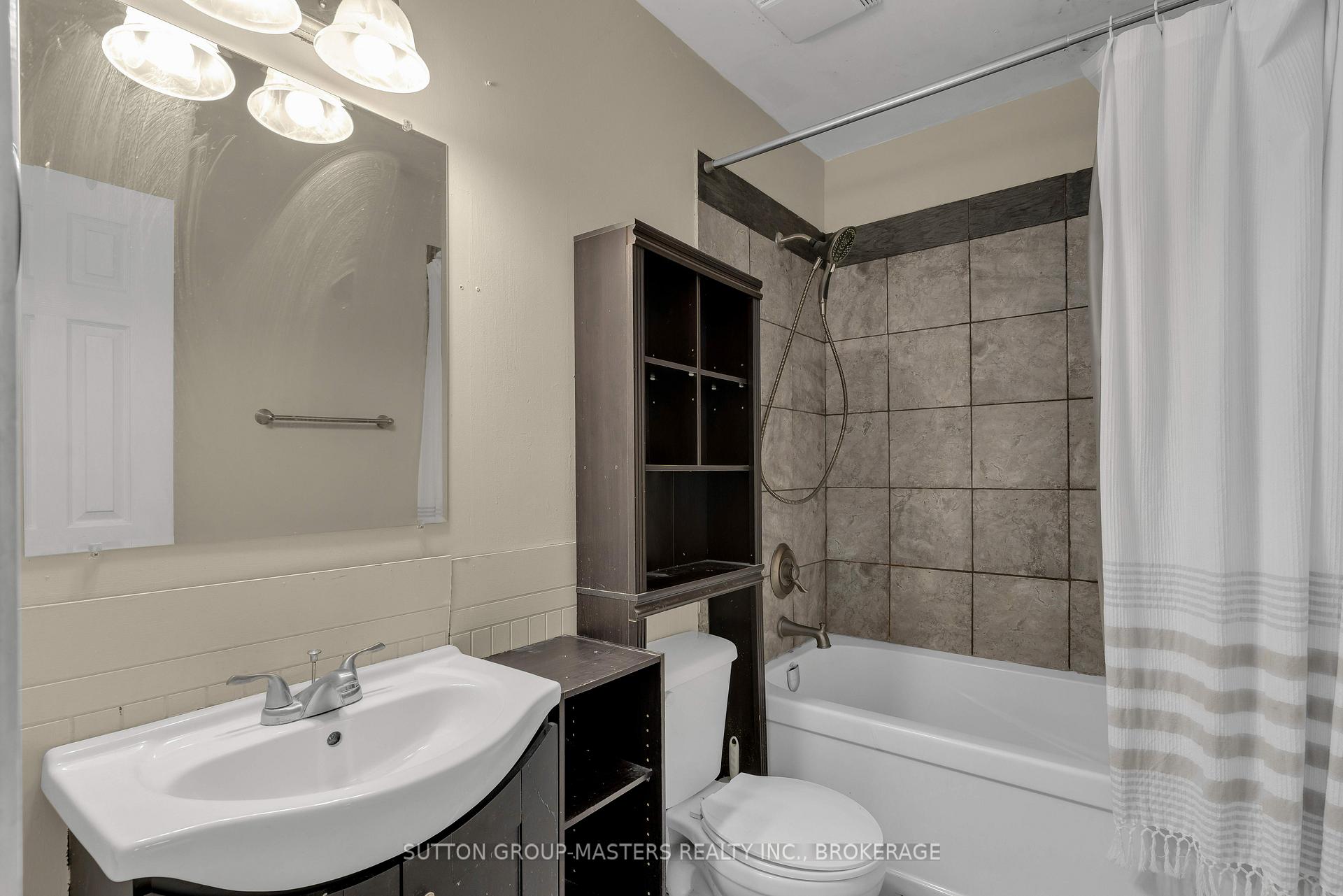 Photo 17 of 314 Forsyth Street, Gananoque — HOMEH