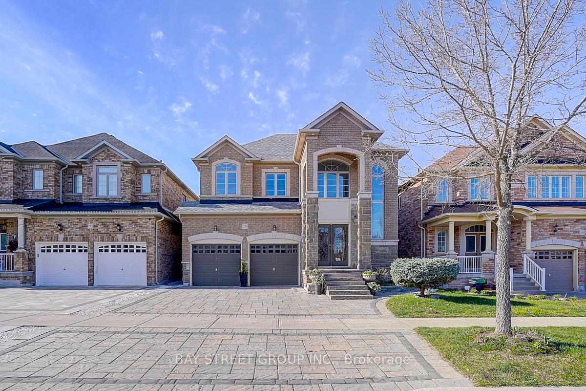 Photo 3 of 256 Borealis Avenue, Aurora, Bayview Northeast — HOMEH