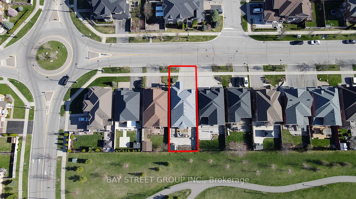 Photo 5 of 256 Borealis Avenue, Aurora, Bayview Northeast — HOMEH