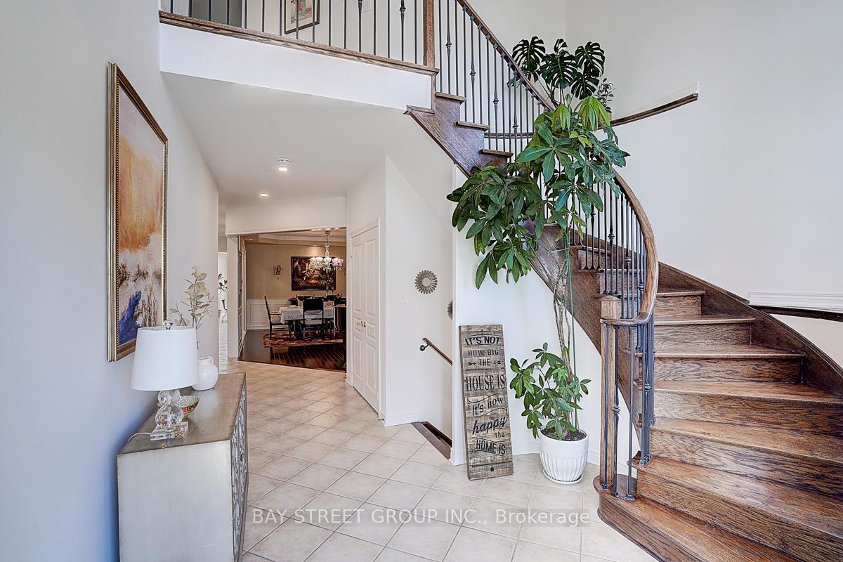 Photo 7 of 256 Borealis Avenue, Aurora, Bayview Northeast — HOMEH