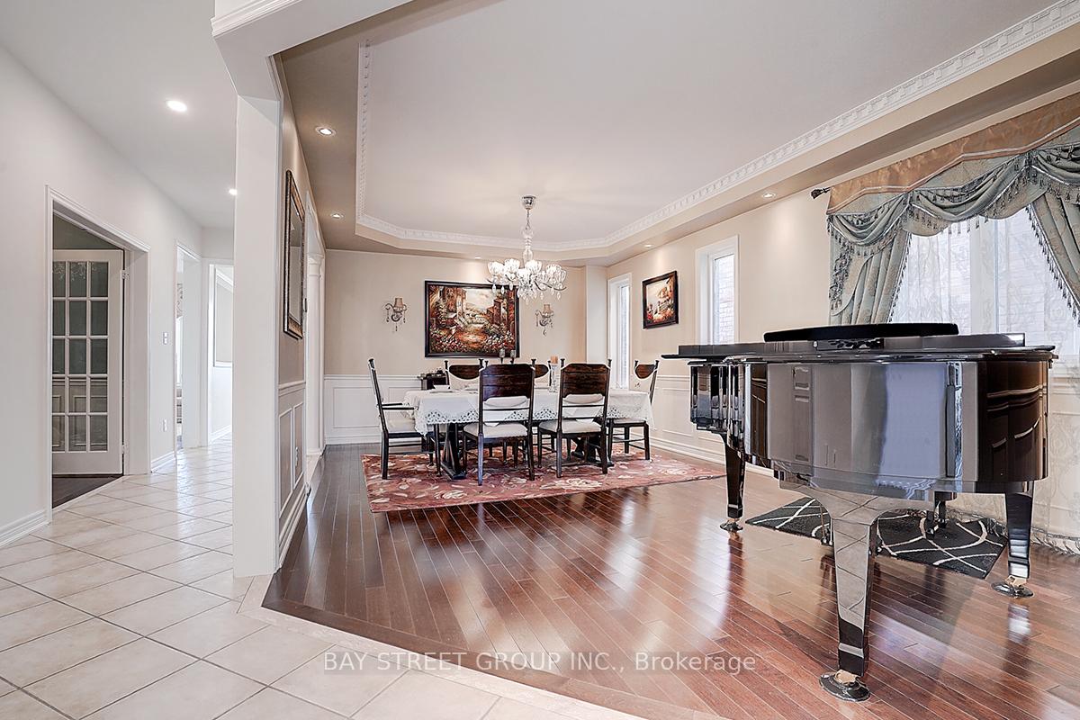 Photo 10 of 256 Borealis Avenue, Aurora, Bayview Northeast — HOMEH
