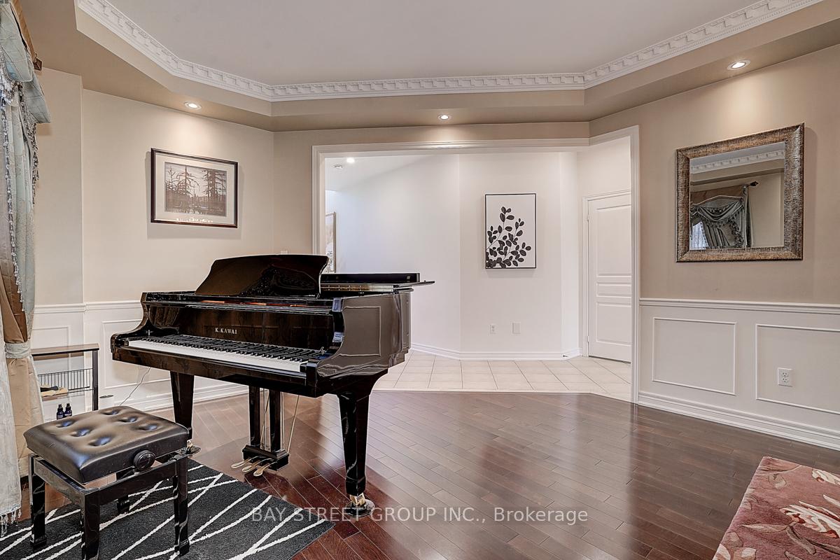 Photo 14 of 256 Borealis Avenue, Aurora, Bayview Northeast — HOMEH