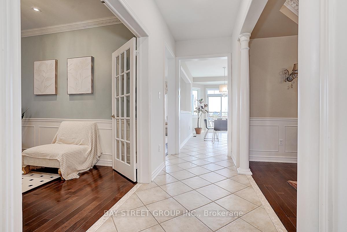Photo 11 of 256 Borealis Avenue, Aurora, Bayview Northeast — HOMEH