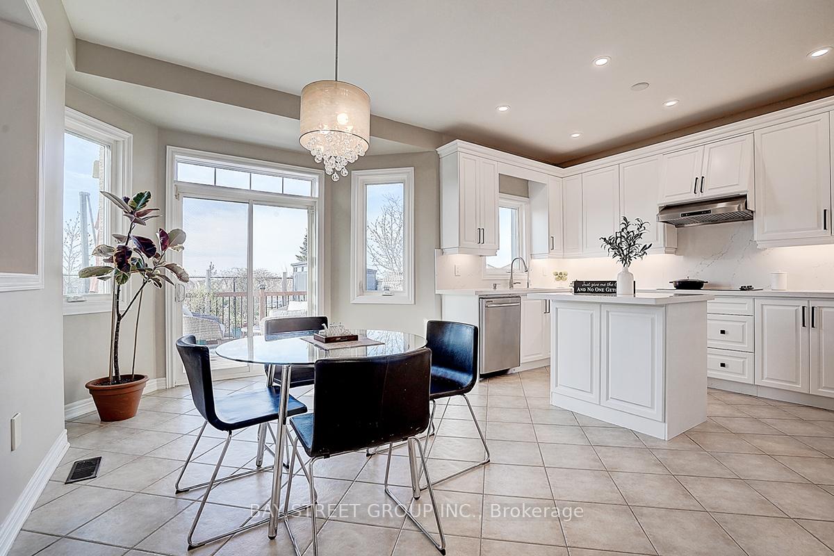 Photo 16 of 256 Borealis Avenue, Aurora, Bayview Northeast — HOMEH