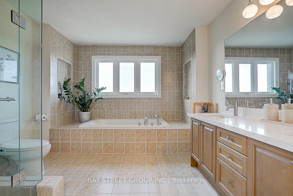 Photo 32 of 256 Borealis Avenue, Aurora, Bayview Northeast — HOMEH