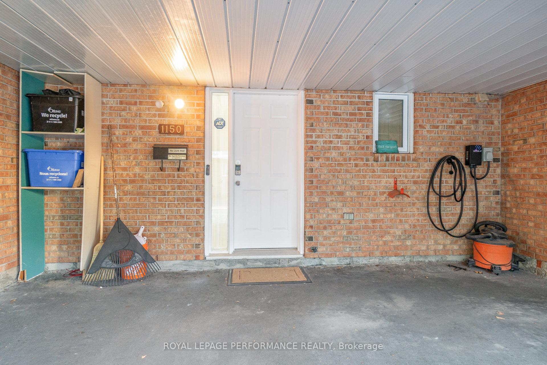 Photo 3 of 1150 Chimney Hill Way, Ottawa, Beacon Hill South — HOMEH