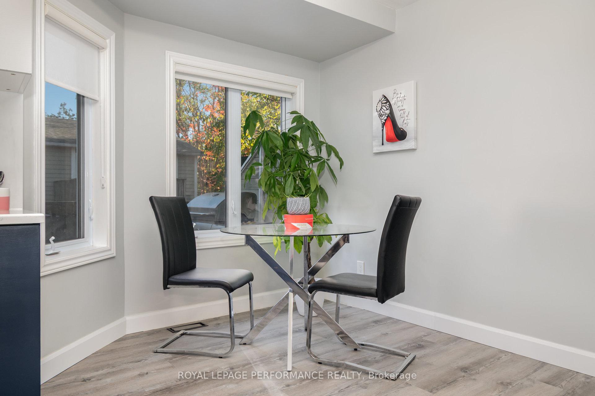 Photo 8 of 1150 Chimney Hill Way, Ottawa, Beacon Hill South — HOMEH