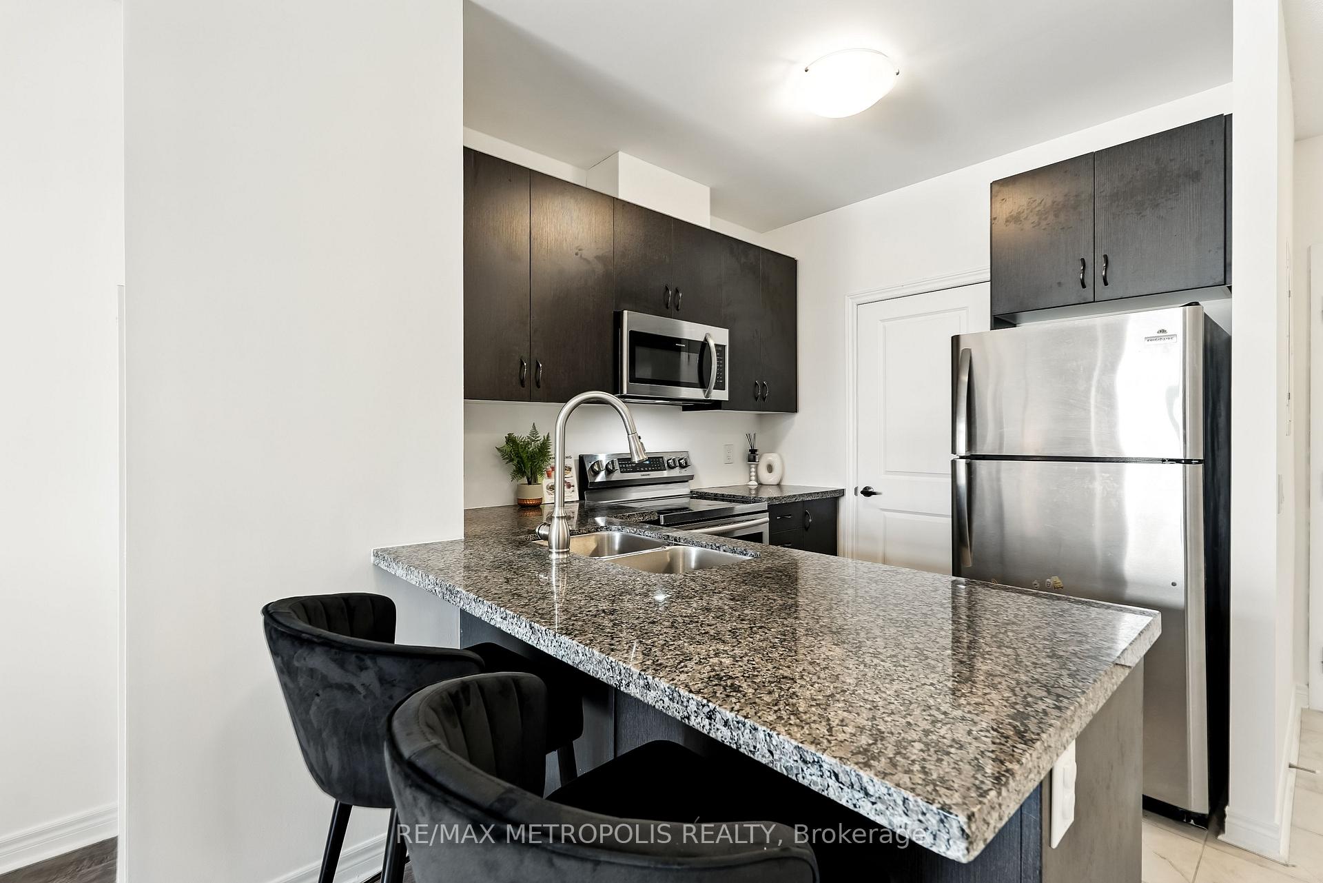 Photo 4 of Unit 729, 7325 Markham Road, Markham, Cedarwood — HOMEH
