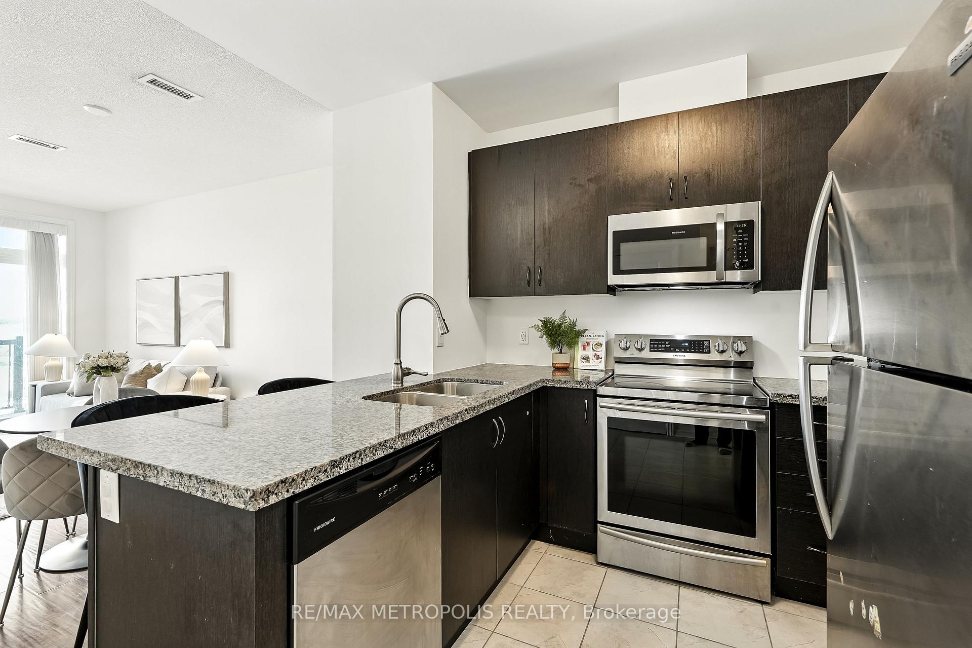 Photo 5 of Unit 729, 7325 Markham Road, Markham, Cedarwood — HOMEH