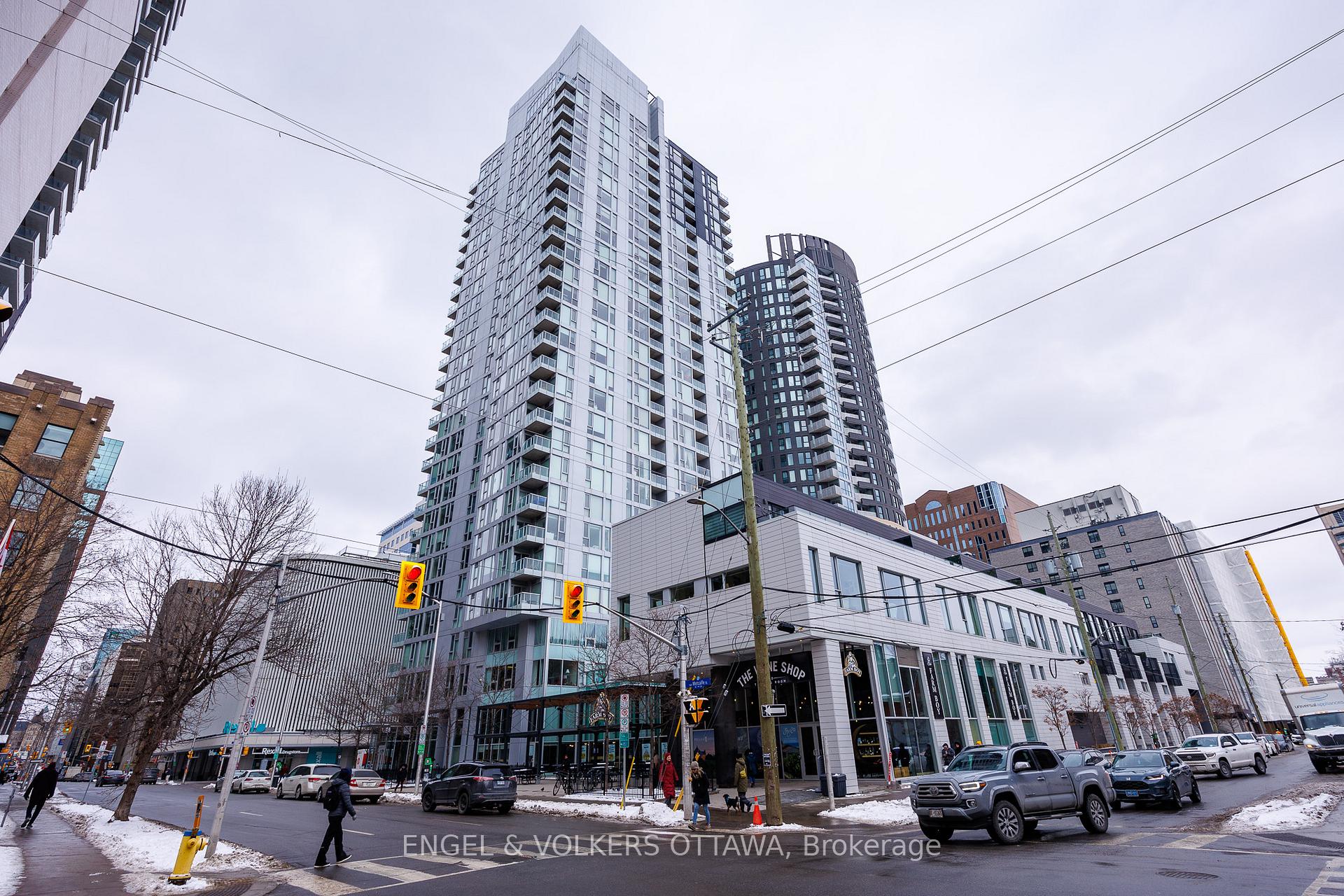 Front of Unit 2009, 179 Metcalfe Street