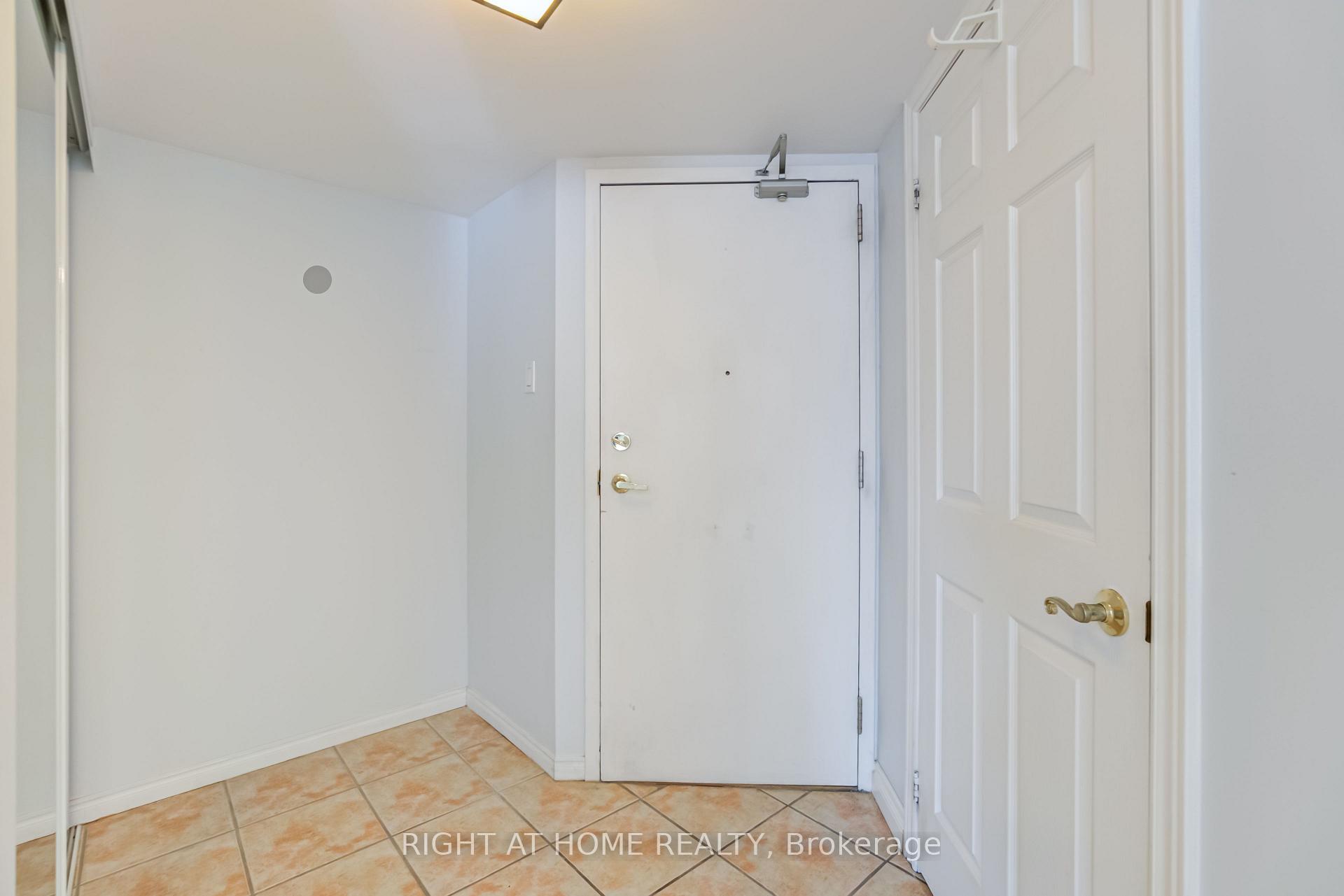 Photo 4 of Unit PH13, 300 Balliol Street, Toronto, Mount Pleasant West — HOMEH