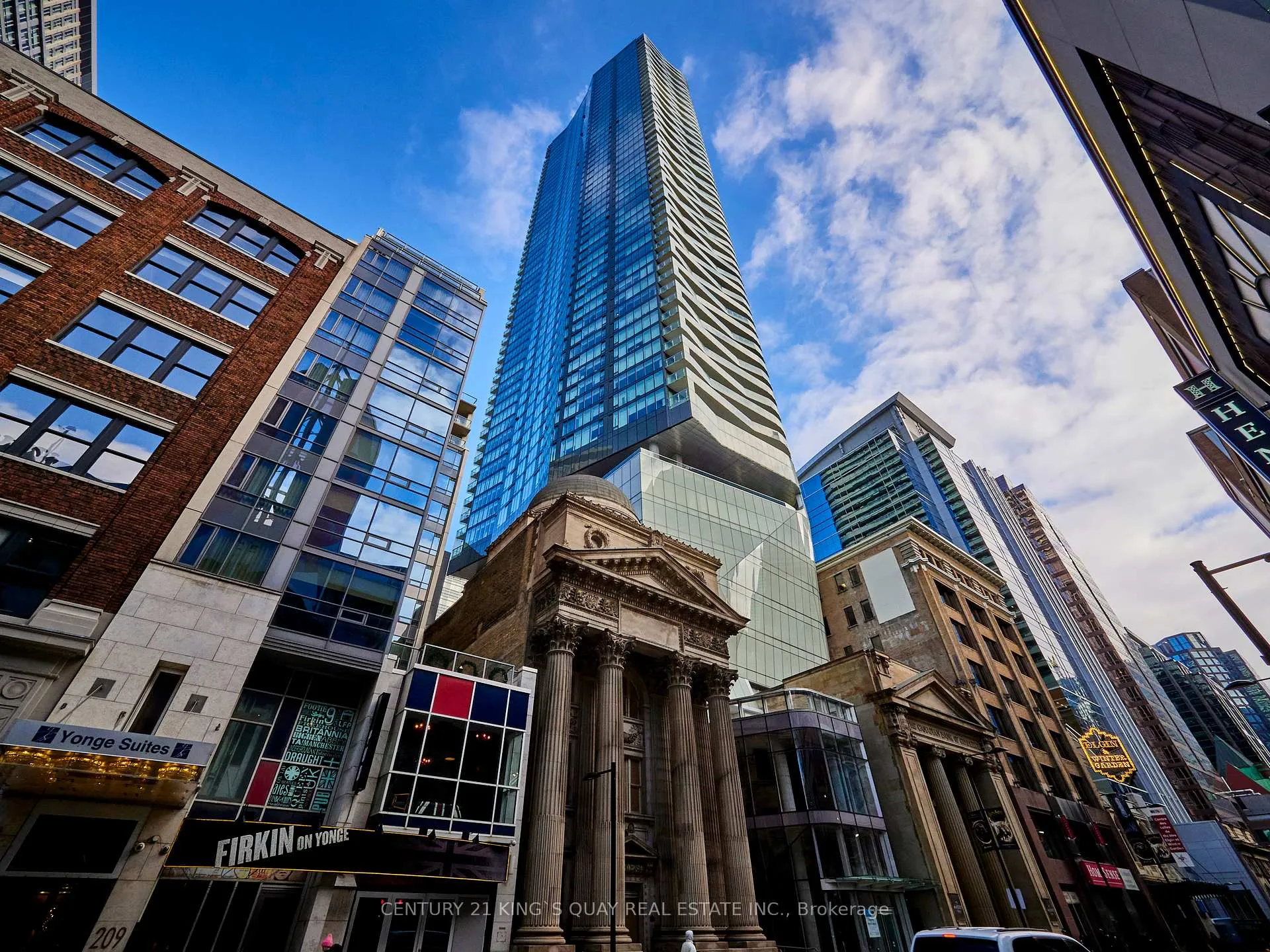 Front of Unit 2903, 197 Yonge Street