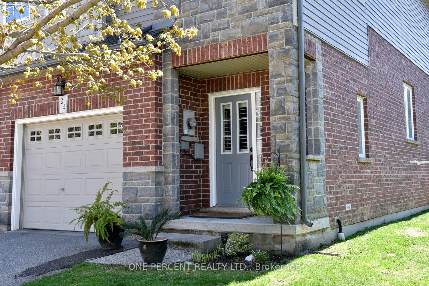 Photo 3 of Unit 24, 40 Dartmouth Gate, Hamilton, Lakeshore — HOMEH