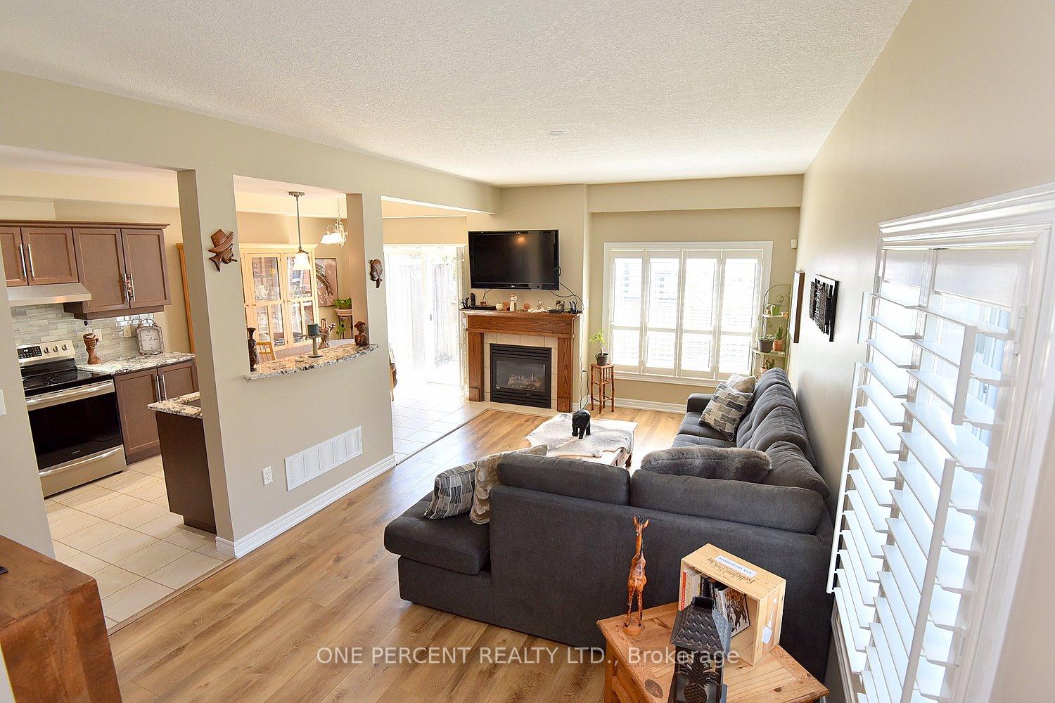 Photo 5 of Unit 24, 40 Dartmouth Gate, Hamilton, Lakeshore — HOMEH