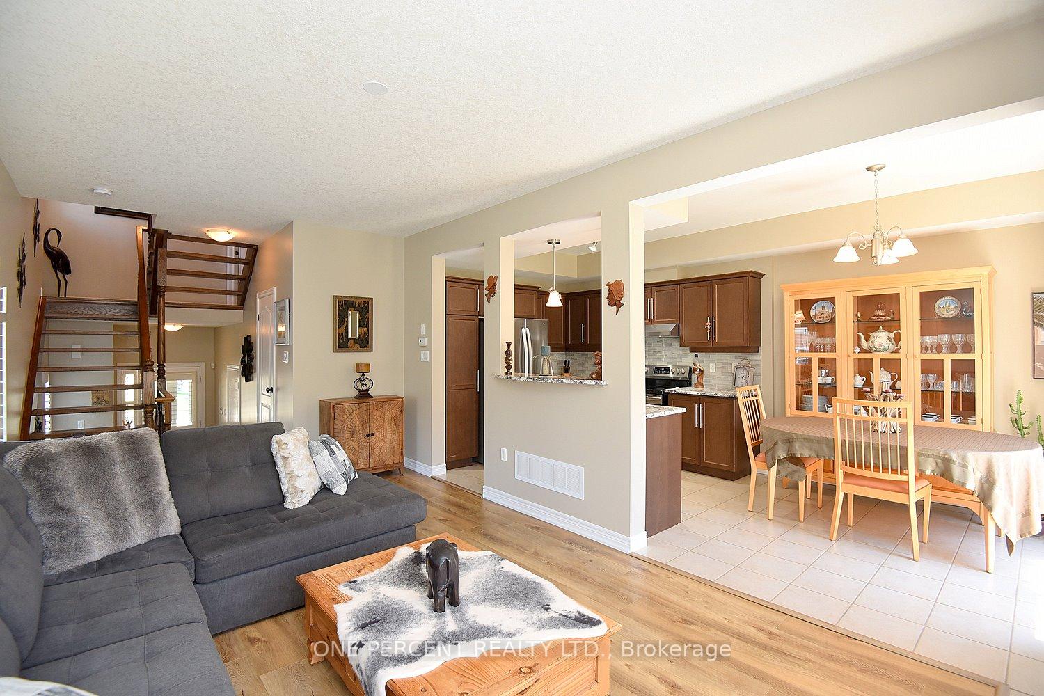 Photo 6 of Unit 24, 40 Dartmouth Gate, Hamilton, Lakeshore — HOMEH