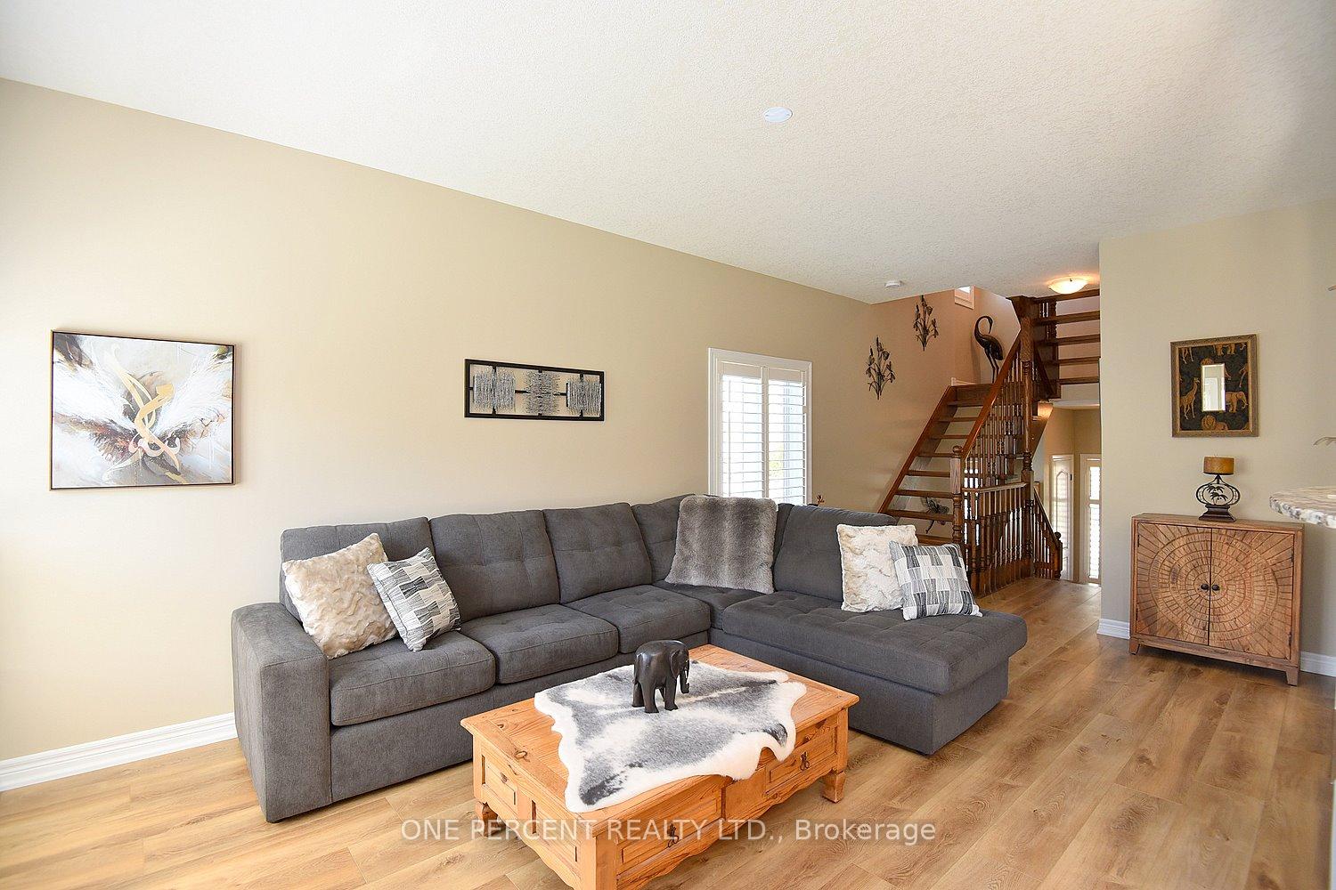 Photo 7 of Unit 24, 40 Dartmouth Gate, Hamilton, Lakeshore — HOMEH