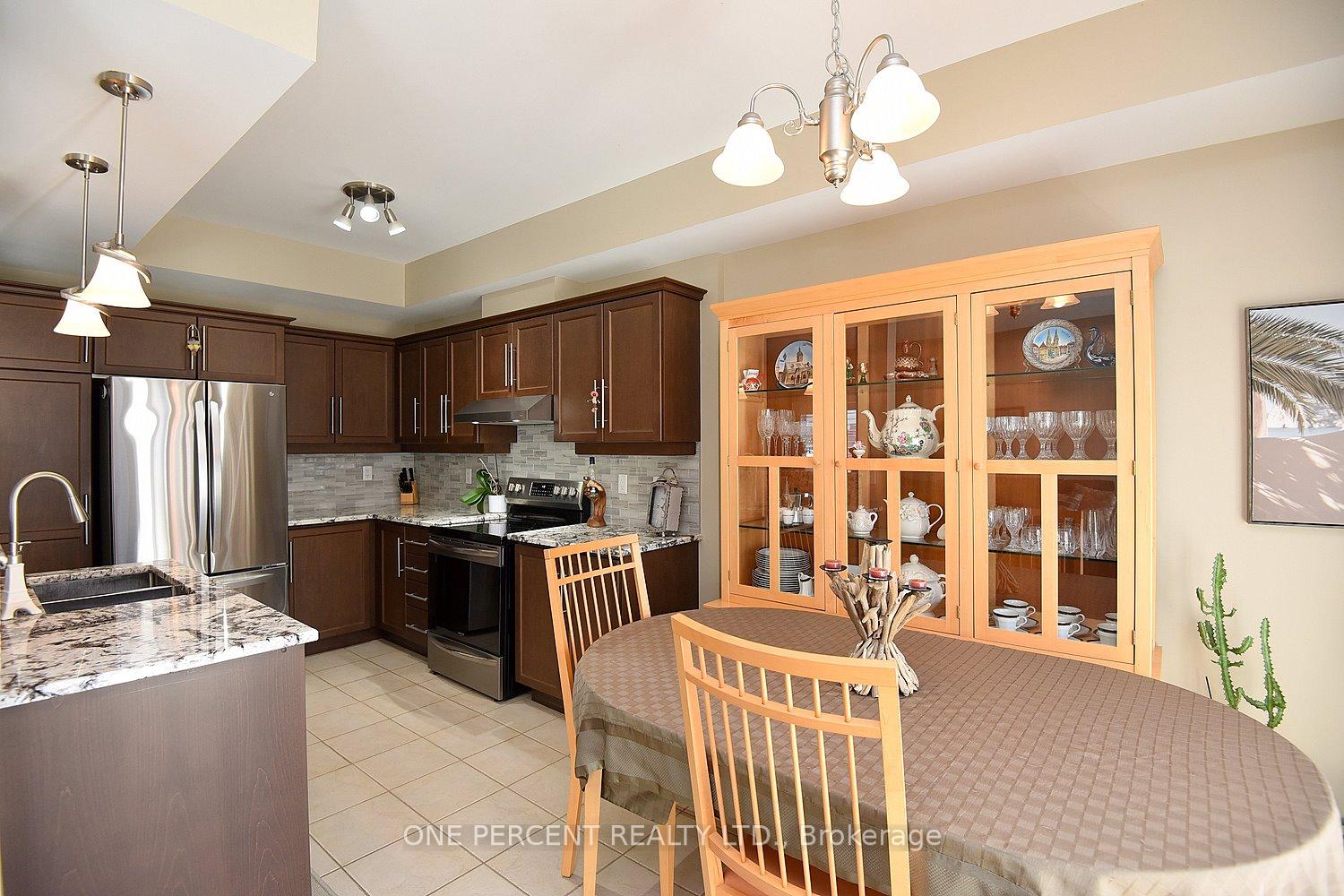 Photo 12 of Unit 24, 40 Dartmouth Gate, Hamilton, Lakeshore — HOMEH