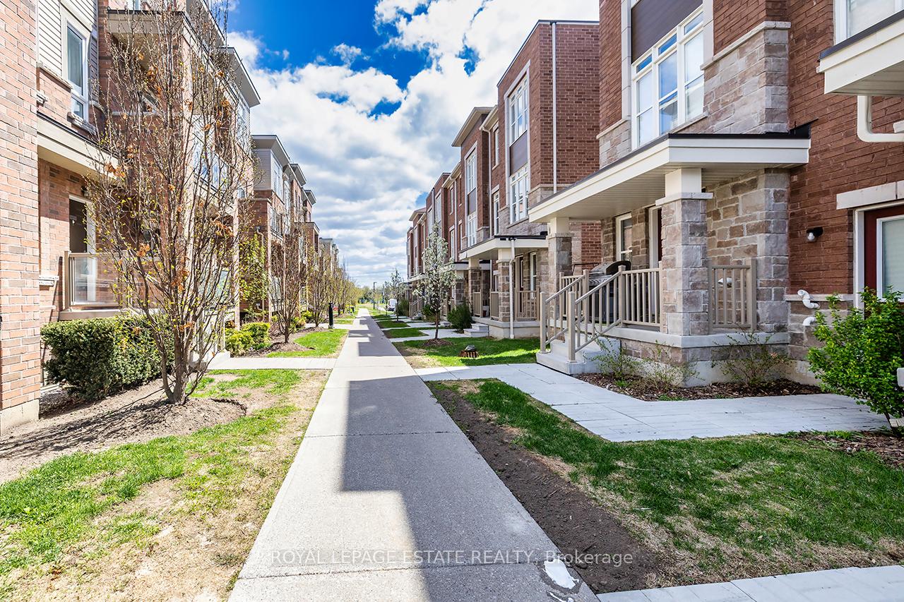 Photo 1 of Unit 112, 1715 Adirondack Chase, Pickering, Duffin Heights — HOMEH