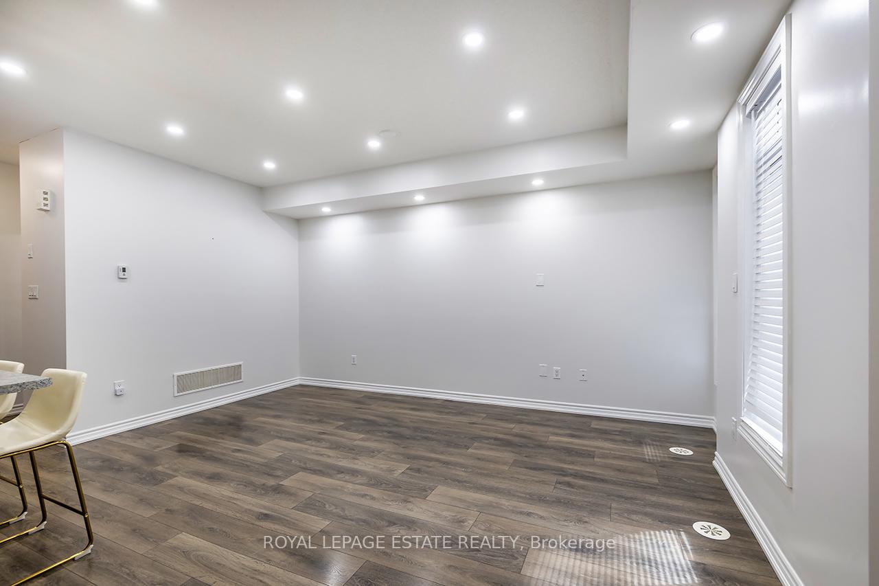Photo 9 of Unit 112, 1715 Adirondack Chase, Pickering, Duffin Heights — HOMEH