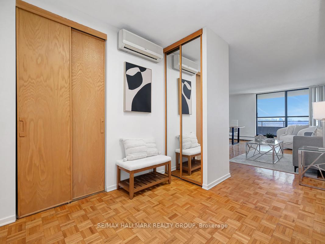 Photo 5 of Unit 702, 505 St Laurent Boulevard, Ottawa, Viscount Alexander Park — HOMEH