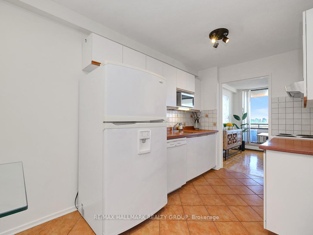 Photo 14 of Unit 702, 505 St Laurent Boulevard, Ottawa, Viscount Alexander Park — HOMEH