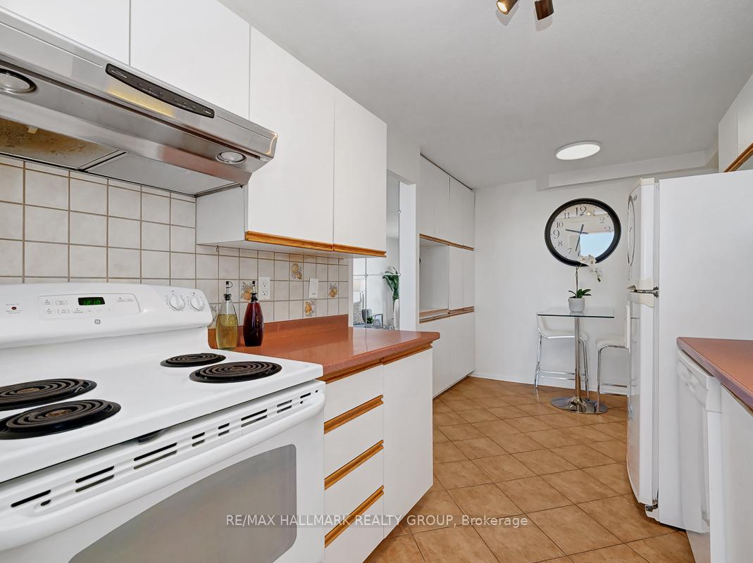 Photo 16 of Unit 702, 505 St Laurent Boulevard, Ottawa, Viscount Alexander Park — HOMEH