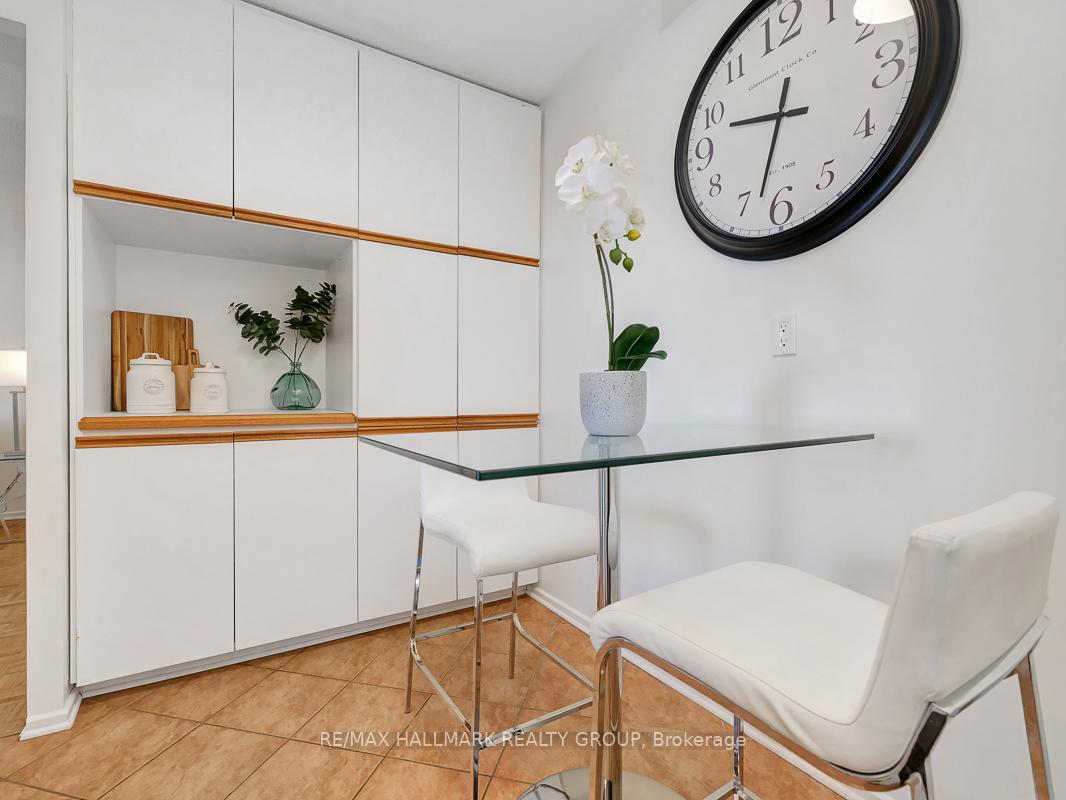 Photo 17 of Unit 702, 505 St Laurent Boulevard, Ottawa, Viscount Alexander Park — HOMEH