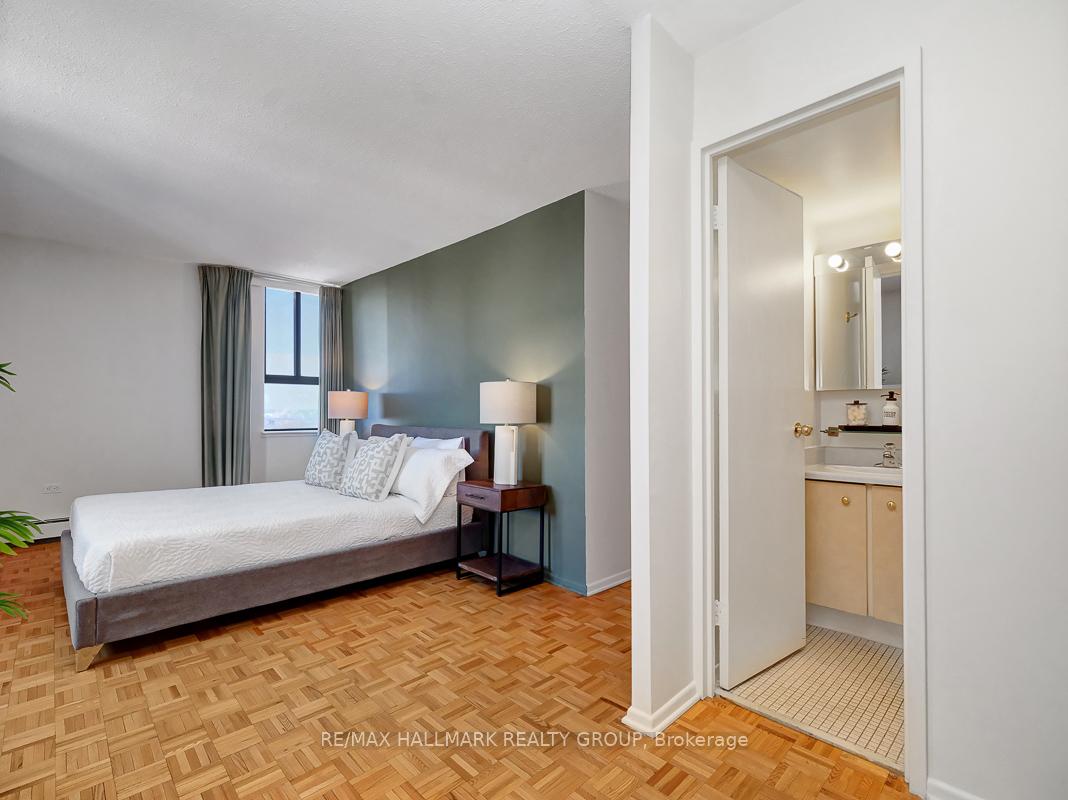 Photo 22 of Unit 702, 505 St Laurent Boulevard, Ottawa, Viscount Alexander Park — HOMEH