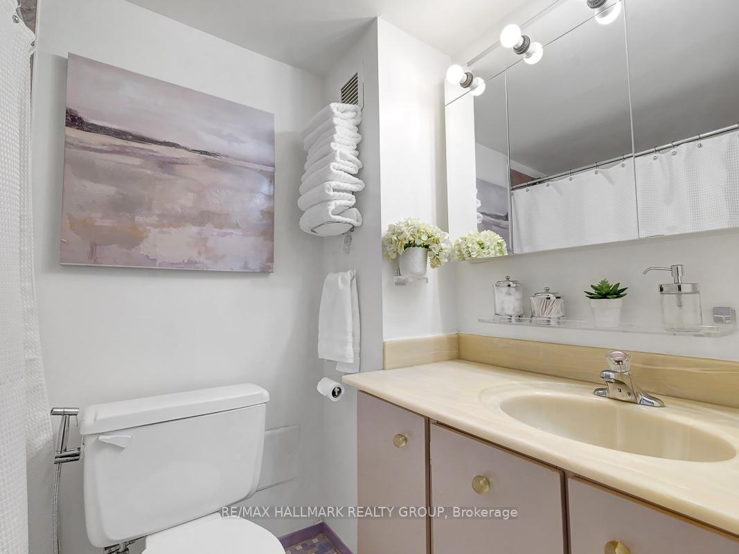 Photo 26 of Unit 702, 505 St Laurent Boulevard, Ottawa, Viscount Alexander Park — HOMEH