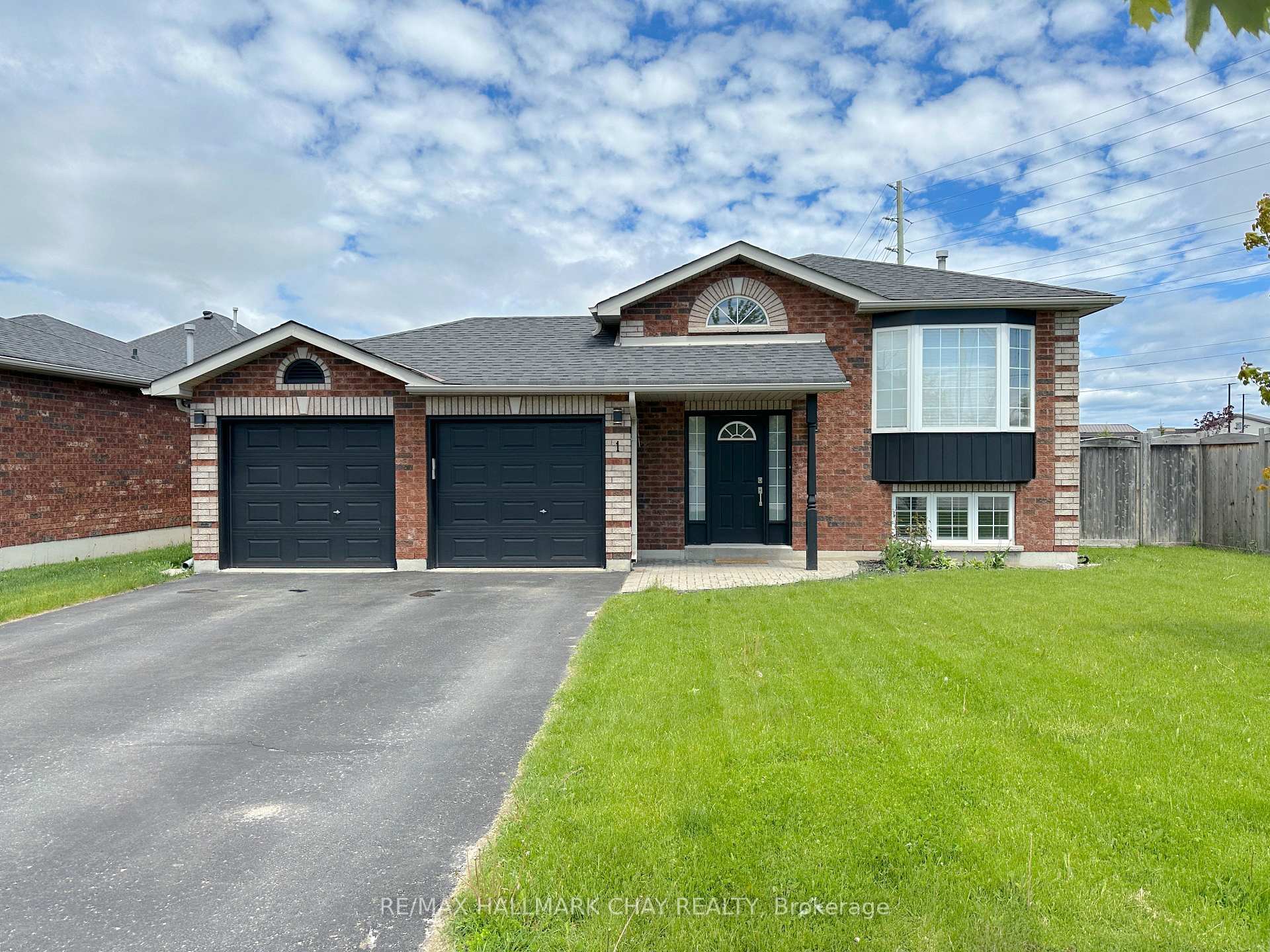 Photo 1 of 1 Pacific Avenue, Barrie, Little Lake — HOMEH