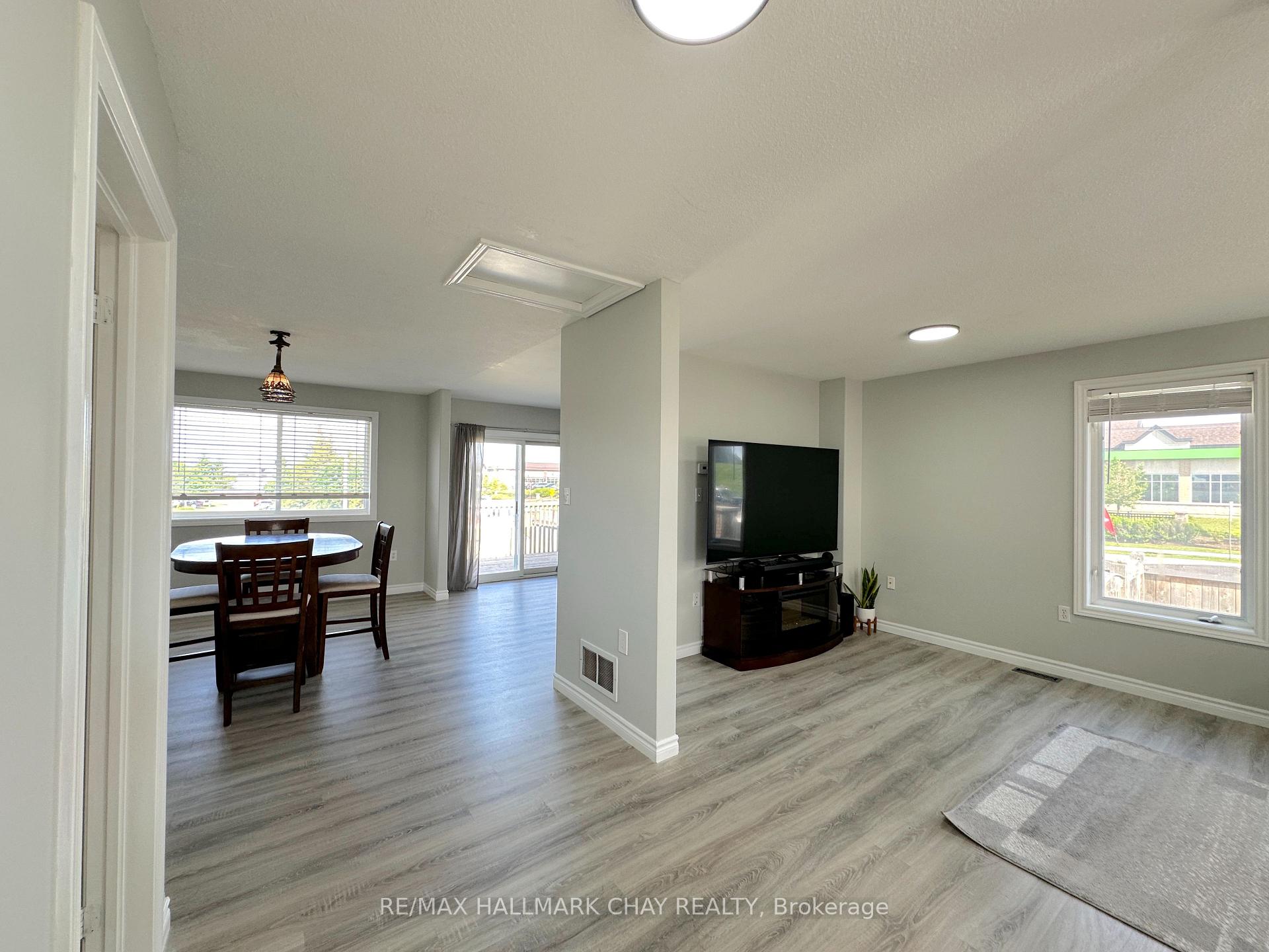 Photo 7 of 1 Pacific Avenue, Barrie, Little Lake — HOMEH