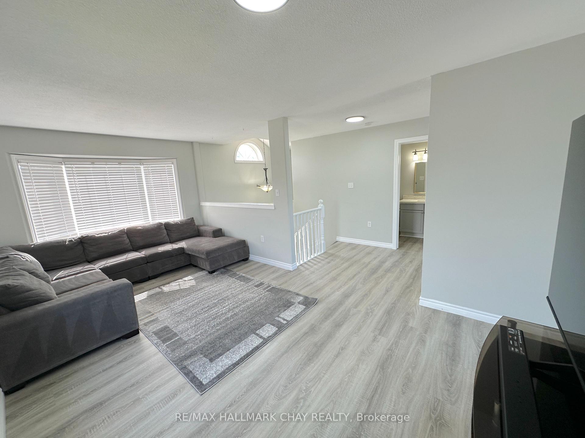 Photo 8 of 1 Pacific Avenue, Barrie, Little Lake — HOMEH