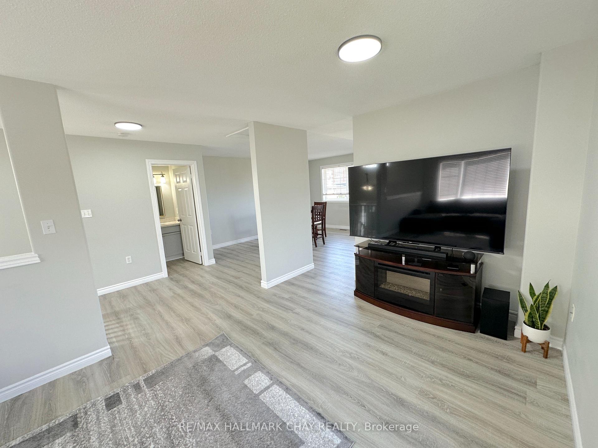 Photo 9 of 1 Pacific Avenue, Barrie, Little Lake — HOMEH