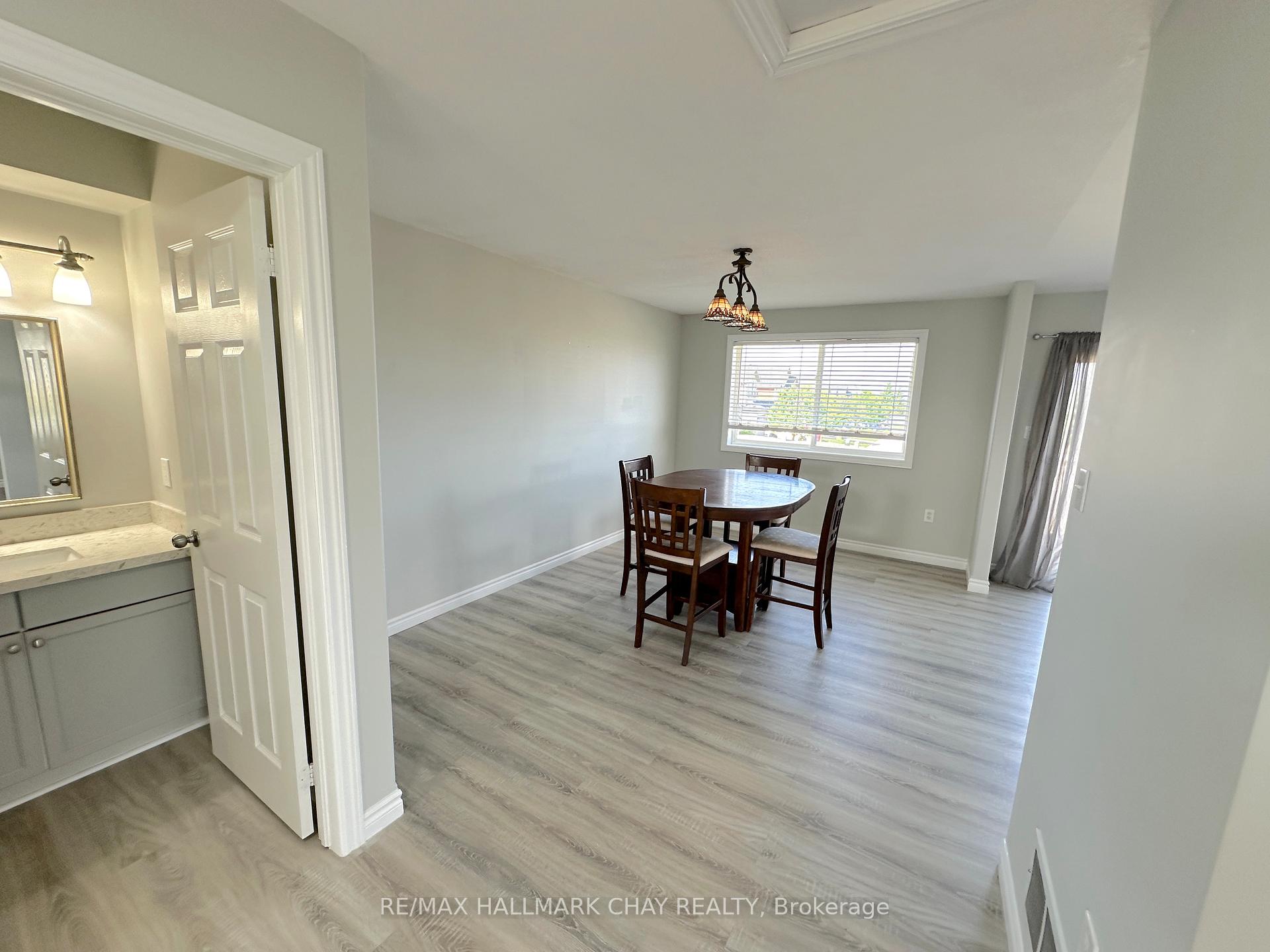 Photo 10 of 1 Pacific Avenue, Barrie, Little Lake — HOMEH