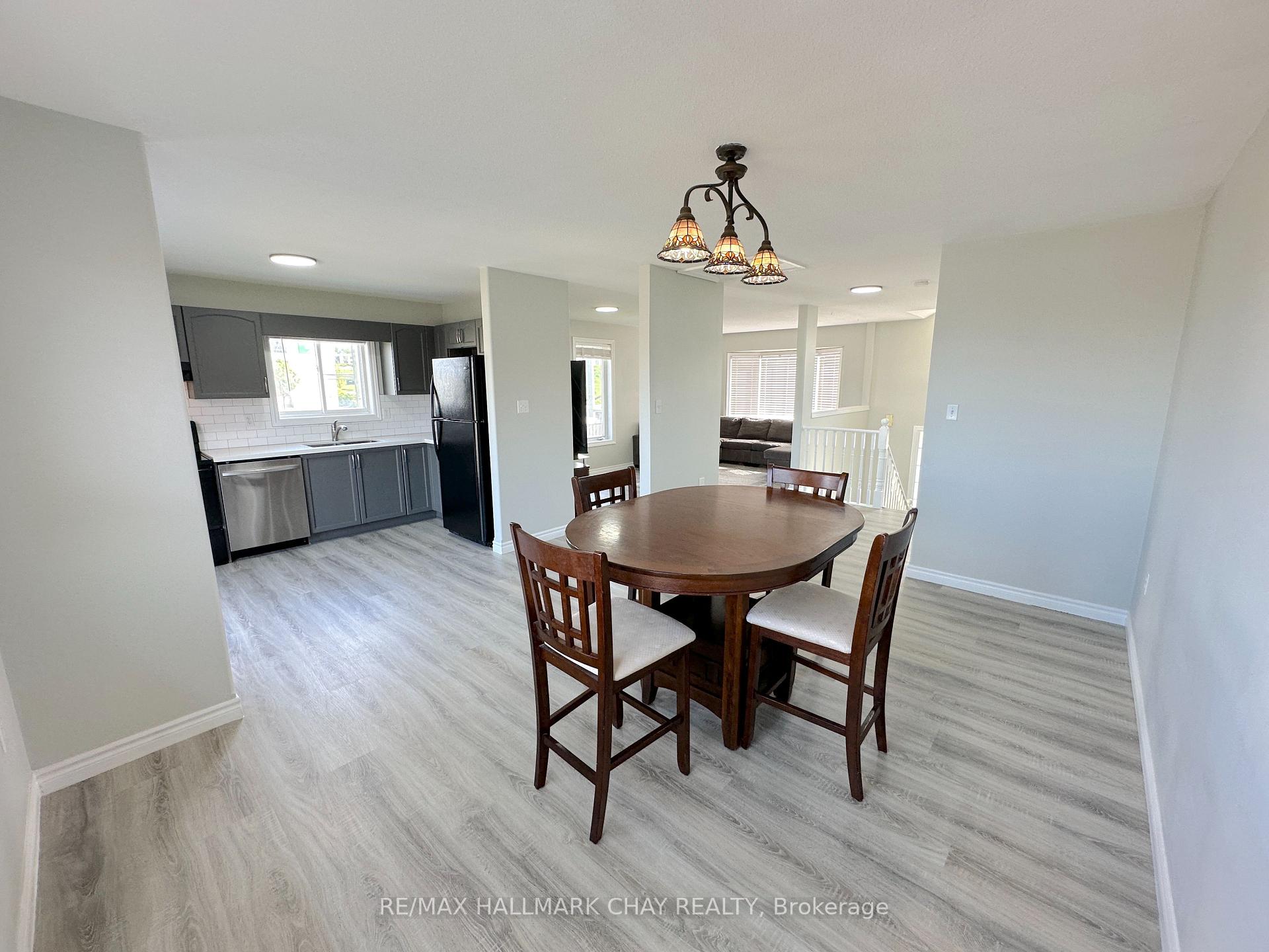 Photo 12 of 1 Pacific Avenue, Barrie, Little Lake — HOMEH