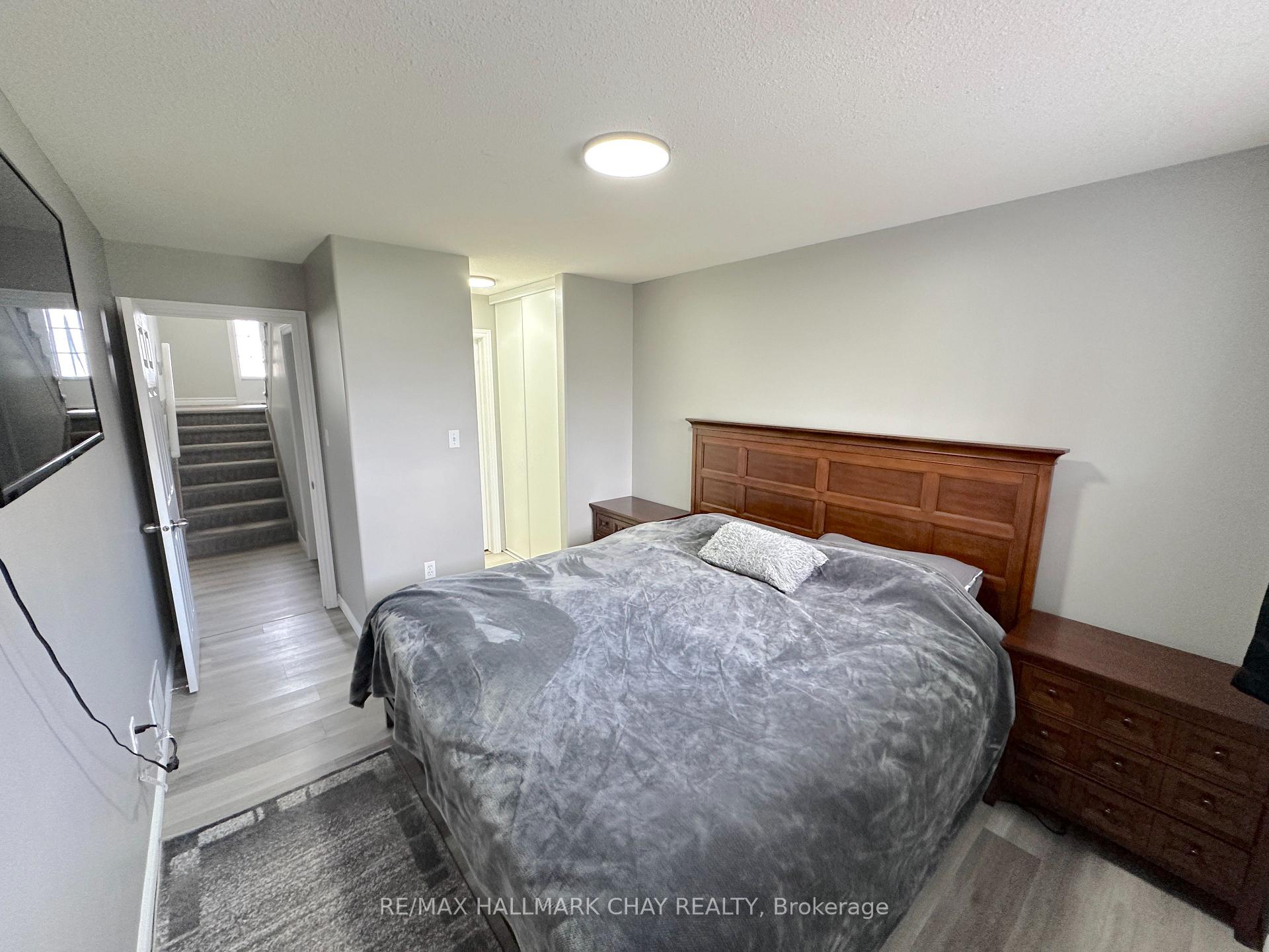 Photo 19 of 1 Pacific Avenue, Barrie, Little Lake — HOMEH