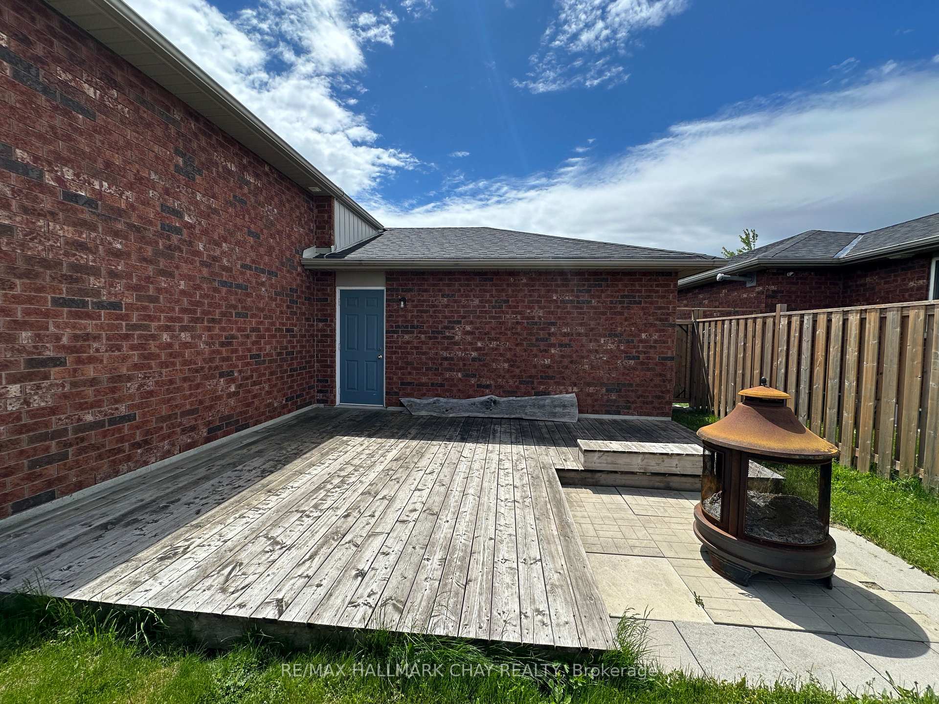 Photo 31 of 1 Pacific Avenue, Barrie, Little Lake — HOMEH