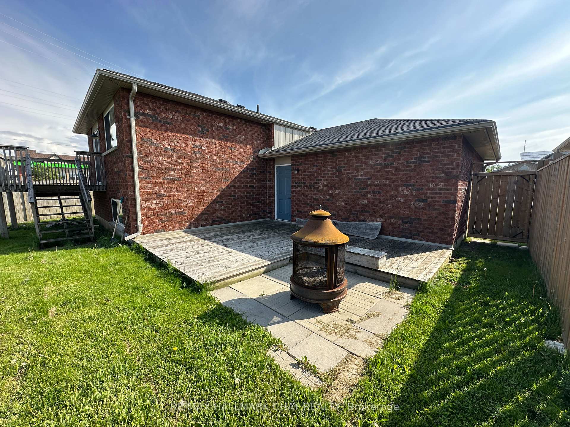 Photo 32 of 1 Pacific Avenue, Barrie, Little Lake — HOMEH