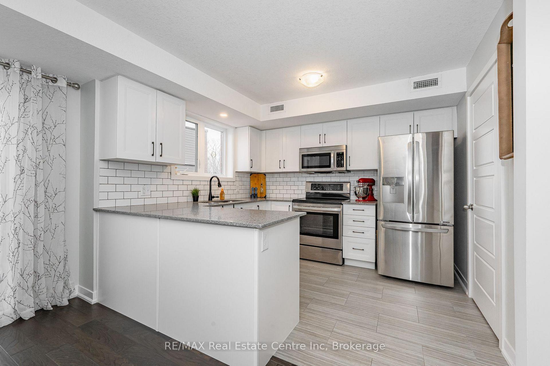 Photo 3 of Unit B4, 190 Century Hill Drive, Kitchener — HOMEH
