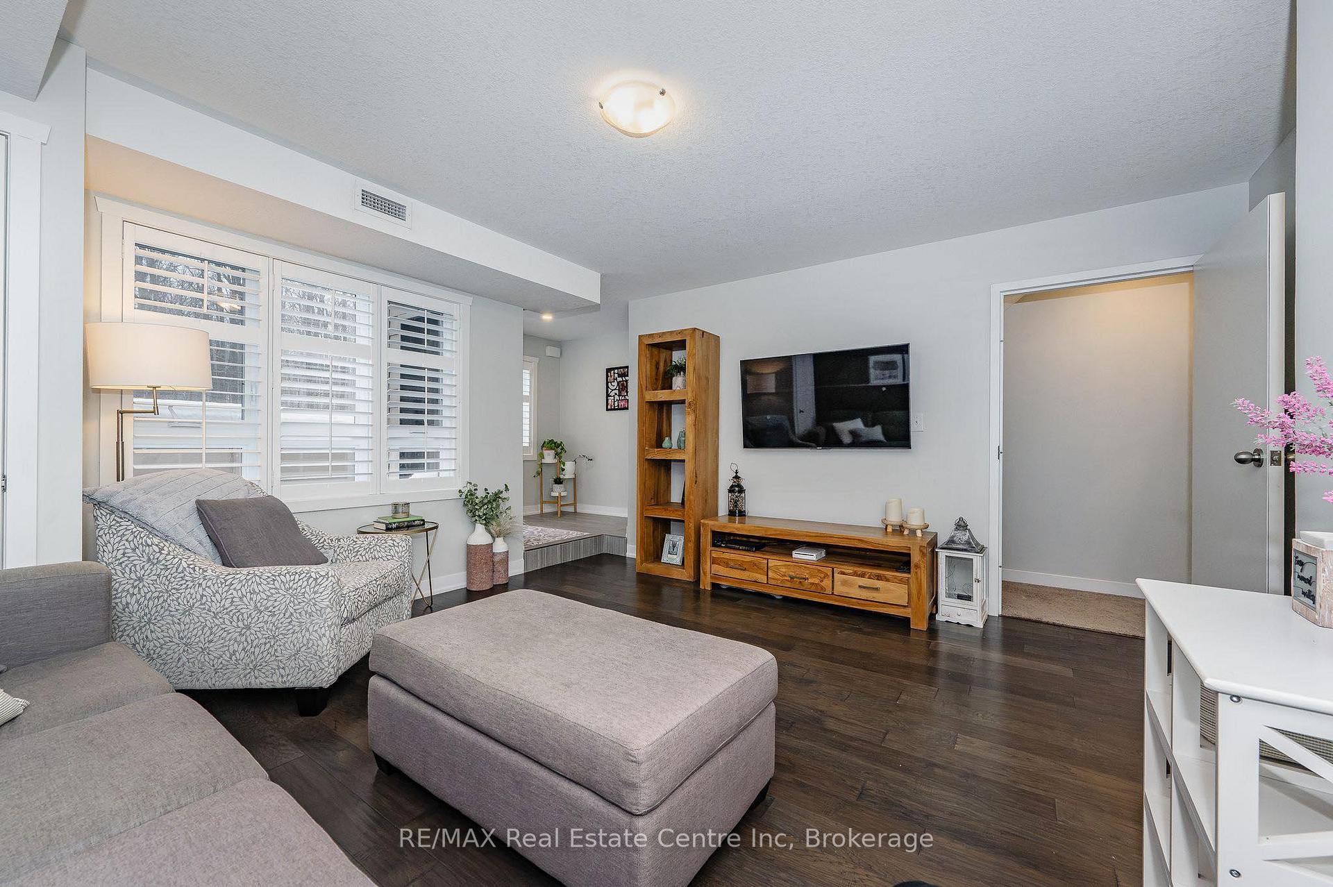 Photo 11 of Unit B4, 190 Century Hill Drive, Kitchener — HOMEH