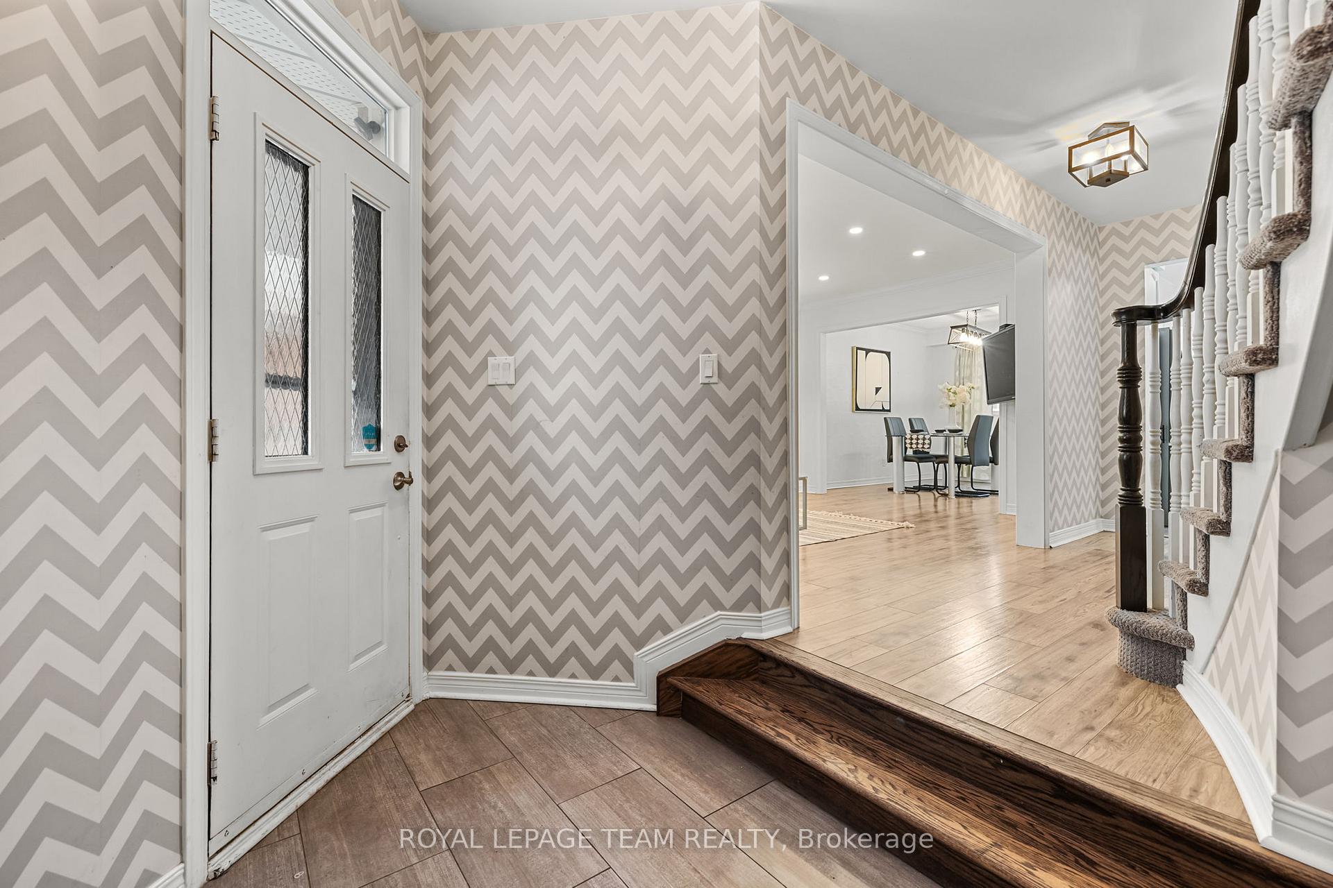 Photo 3 of 1563 Marley Crescent, Ottawa, Carson Grove — HOMEH