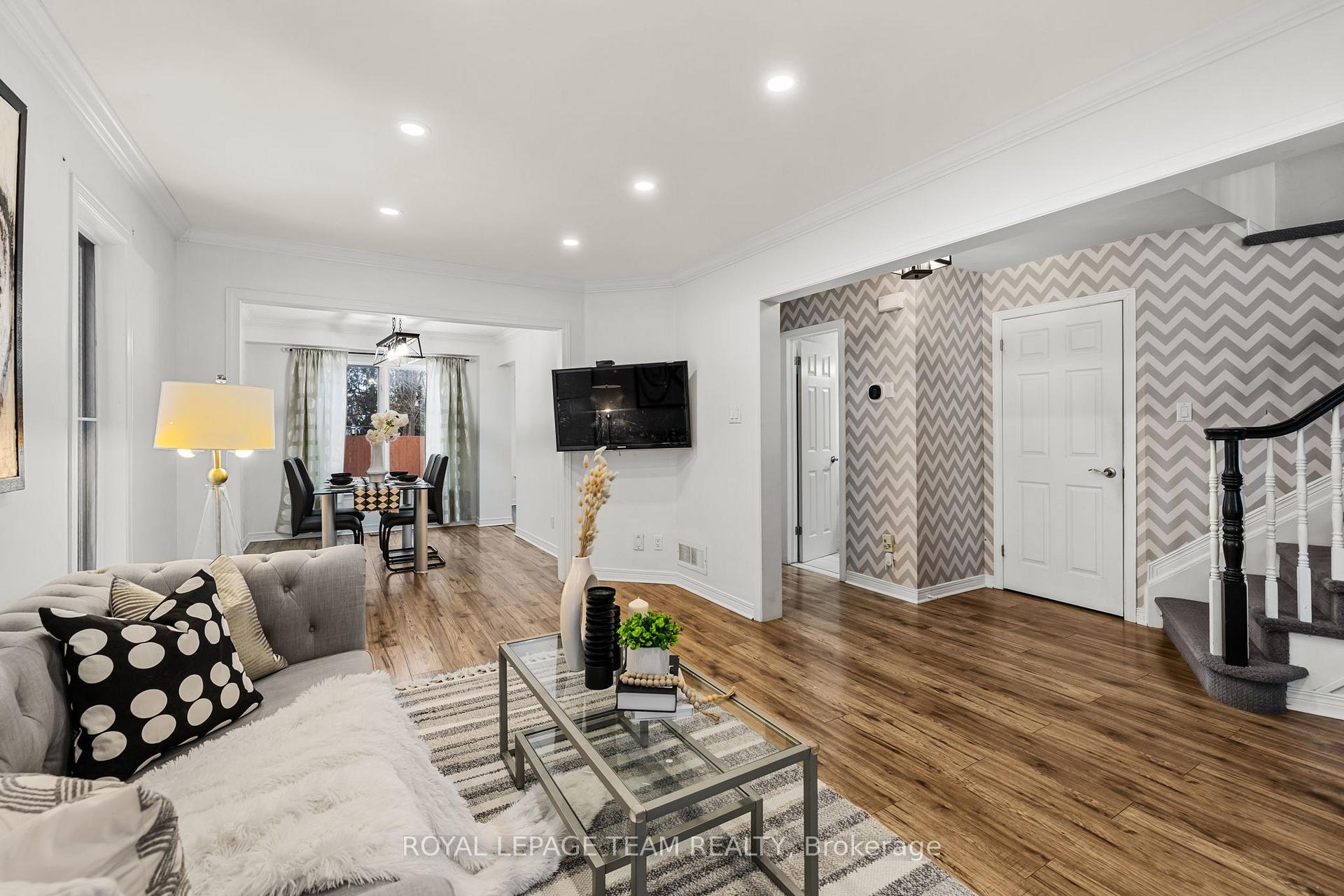 Photo 5 of 1563 Marley Crescent, Ottawa, Carson Grove — HOMEH