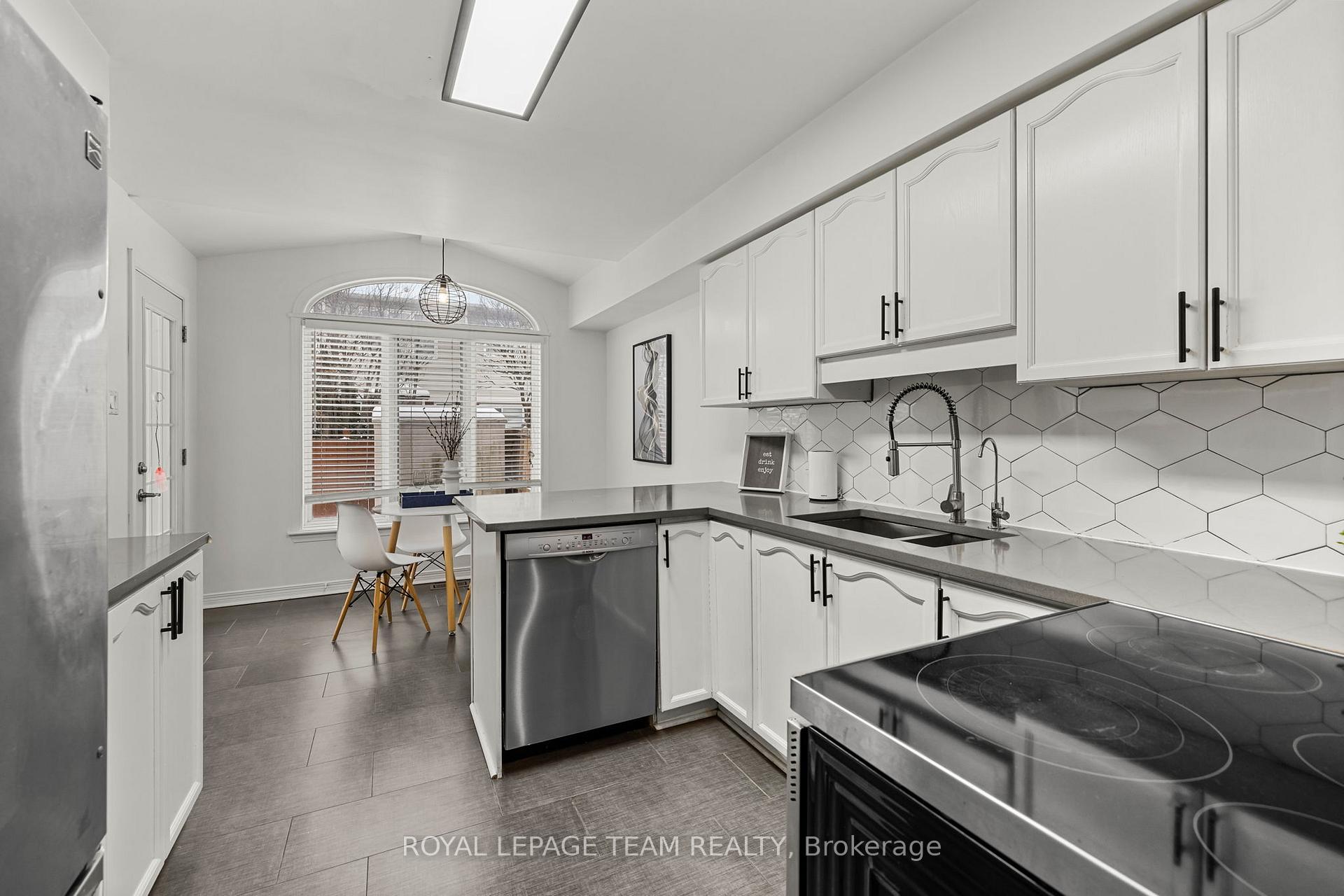 Photo 9 of 1563 Marley Crescent, Ottawa, Carson Grove — HOMEH